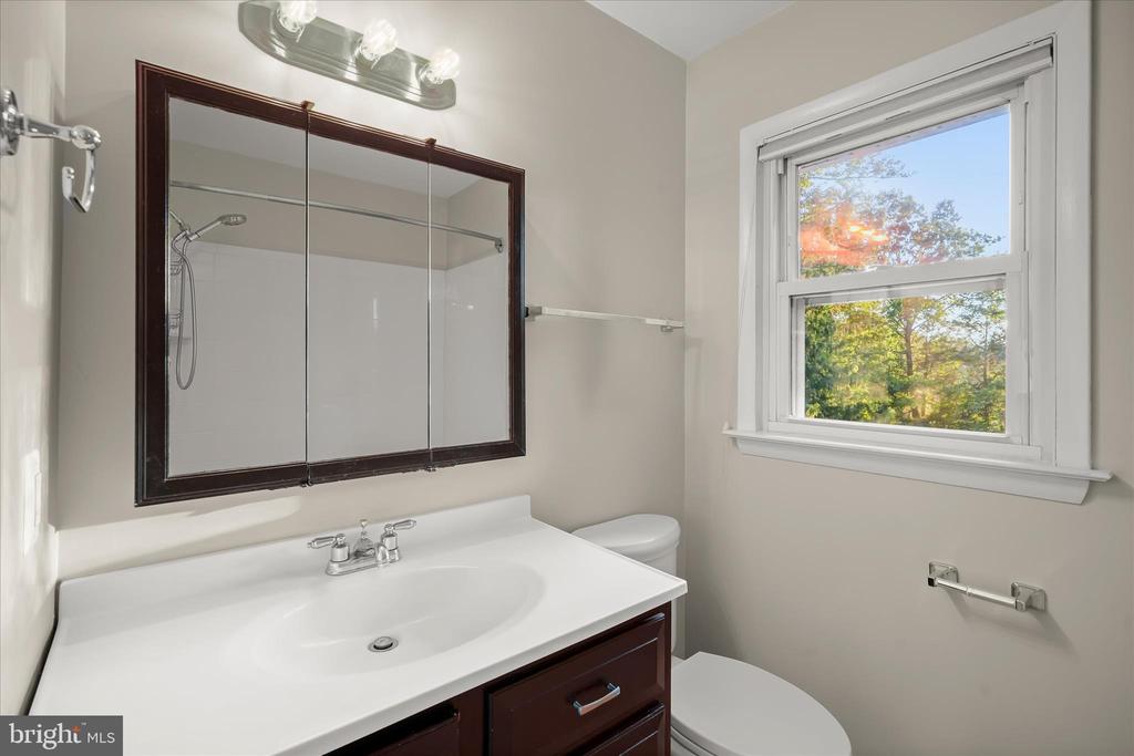 8056 GREENWICH RD, CATLETT, Virginia 20119, 3 Bedrooms Bedrooms, ,2 BathroomsBathrooms,Residential,8056 GREENWICH RD,VAFQ2022642 MLS # VAFQ2022642 8056 GREENWICH RD, CATLETT, Virginia 20119, 3 Bedrooms Bedrooms, ,2 BathroomsBathrooms,Residential,8056 GREENWICH RD,VAFQ2022642 MLS # VAFQ2022642