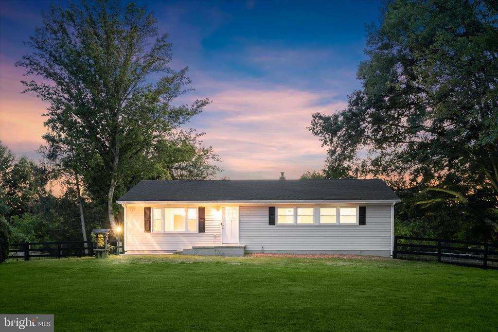8056 GREENWICH RD, CATLETT, Virginia 20119, 3 Bedrooms Bedrooms, ,2 BathroomsBathrooms,Residential,8056 GREENWICH RD,VAFQ2022642 MLS # VAFQ2022642 8056 GREENWICH RD, CATLETT, Virginia 20119, 3 Bedrooms Bedrooms, ,2 BathroomsBathrooms,Residential,8056 GREENWICH RD,VAFQ2022642 MLS # VAFQ2022642