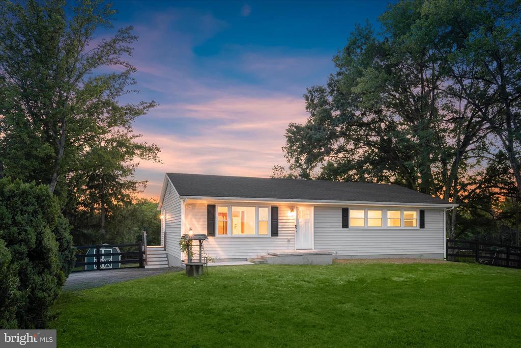 8056 GREENWICH RD, CATLETT, Virginia 20119, 3 Bedrooms Bedrooms, ,2 BathroomsBathrooms,Residential,8056 GREENWICH RD,VAFQ2022642 MLS # VAFQ2022642 8056 GREENWICH RD, CATLETT, Virginia 20119, 3 Bedrooms Bedrooms, ,2 BathroomsBathrooms,Residential,8056 GREENWICH RD,VAFQ2022642 MLS # VAFQ2022642