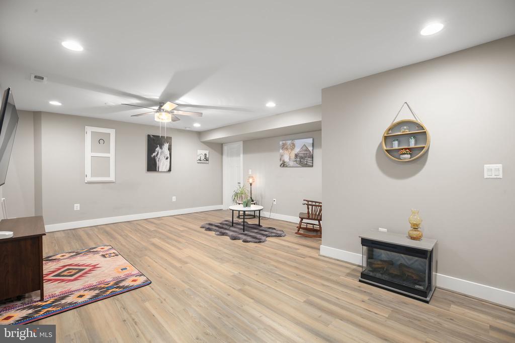 7401 BRENTFORD TER, FREDERICKSBURG, Virginia 22407, 3 Bedrooms Bedrooms, ,3 BathroomsBathrooms,Residential,7401 BRENTFORD TER,VASP2041896 MLS # VASP2041896