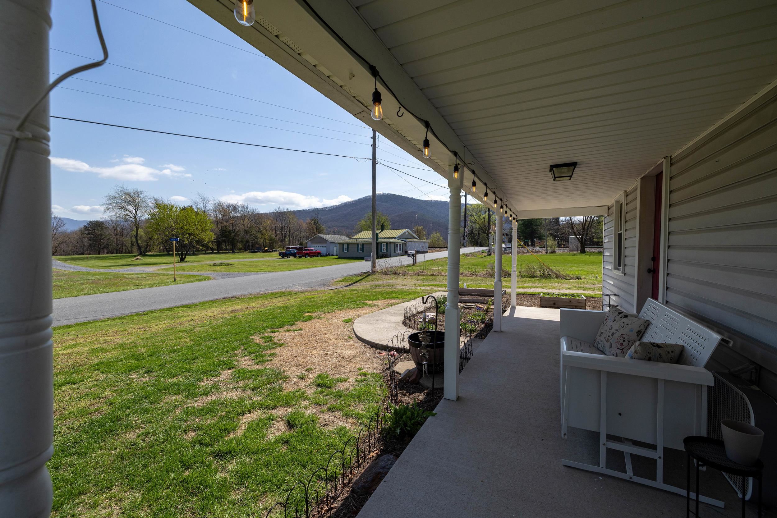 296 KEYSTONE RD, STANLEY, Virginia 22851, 2 Bedrooms Bedrooms, ,2 BathroomsBathrooms,Residential,296 KEYSTONE RD,675833 MLS # 675833