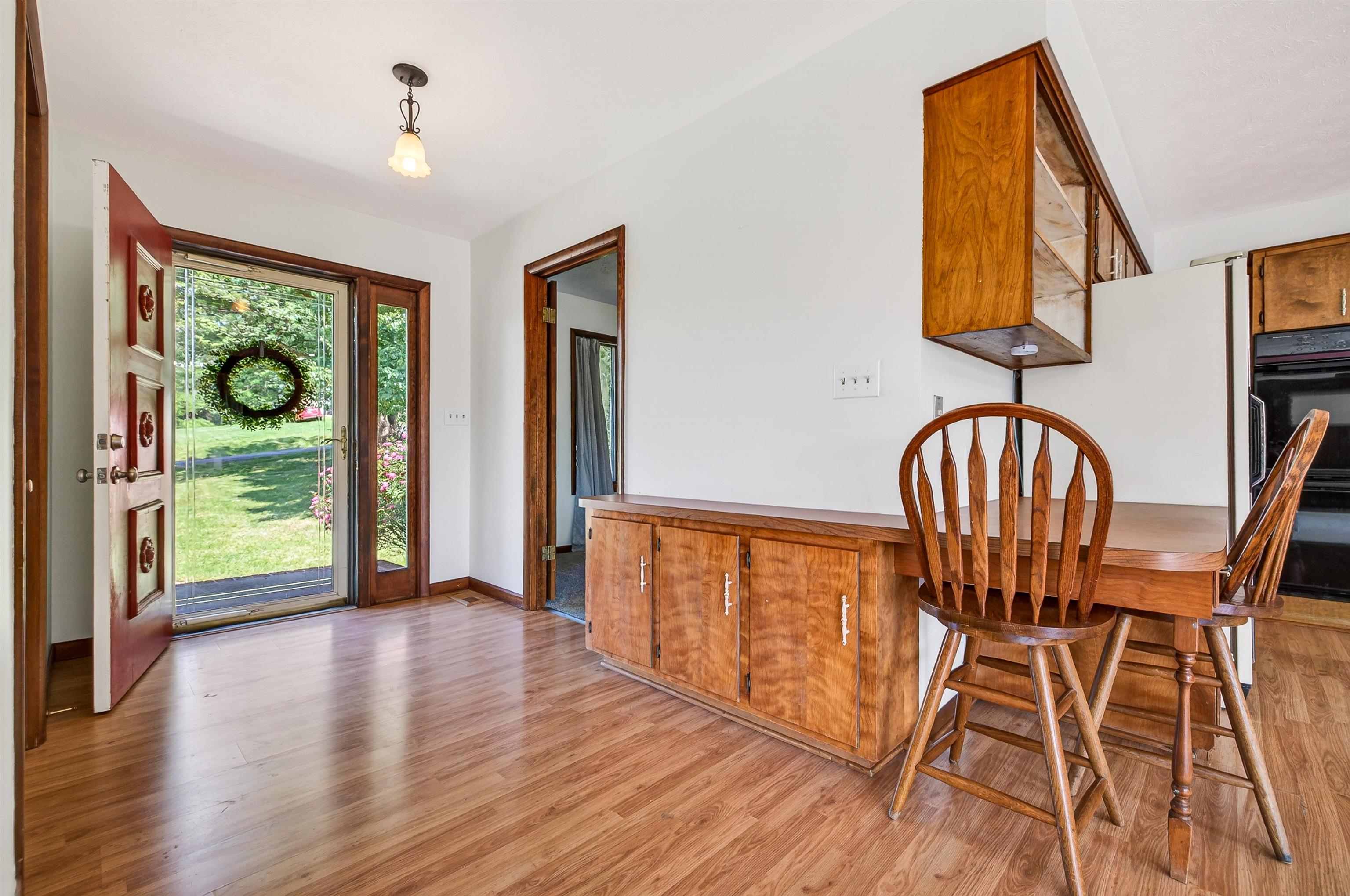9510 SHENANDOAH DR, NEW MARKET, Virginia 22844, 5 Bedrooms Bedrooms, ,3 BathroomsBathrooms,Residential,9510 SHENANDOAH DR,678342 MLS # 678342 9510 SHENANDOAH DR, NEW MARKET, Virginia 22844, 5 Bedrooms Bedrooms, ,3 BathroomsBathrooms,Residential,9510 SHENANDOAH DR,678342 MLS # 678342