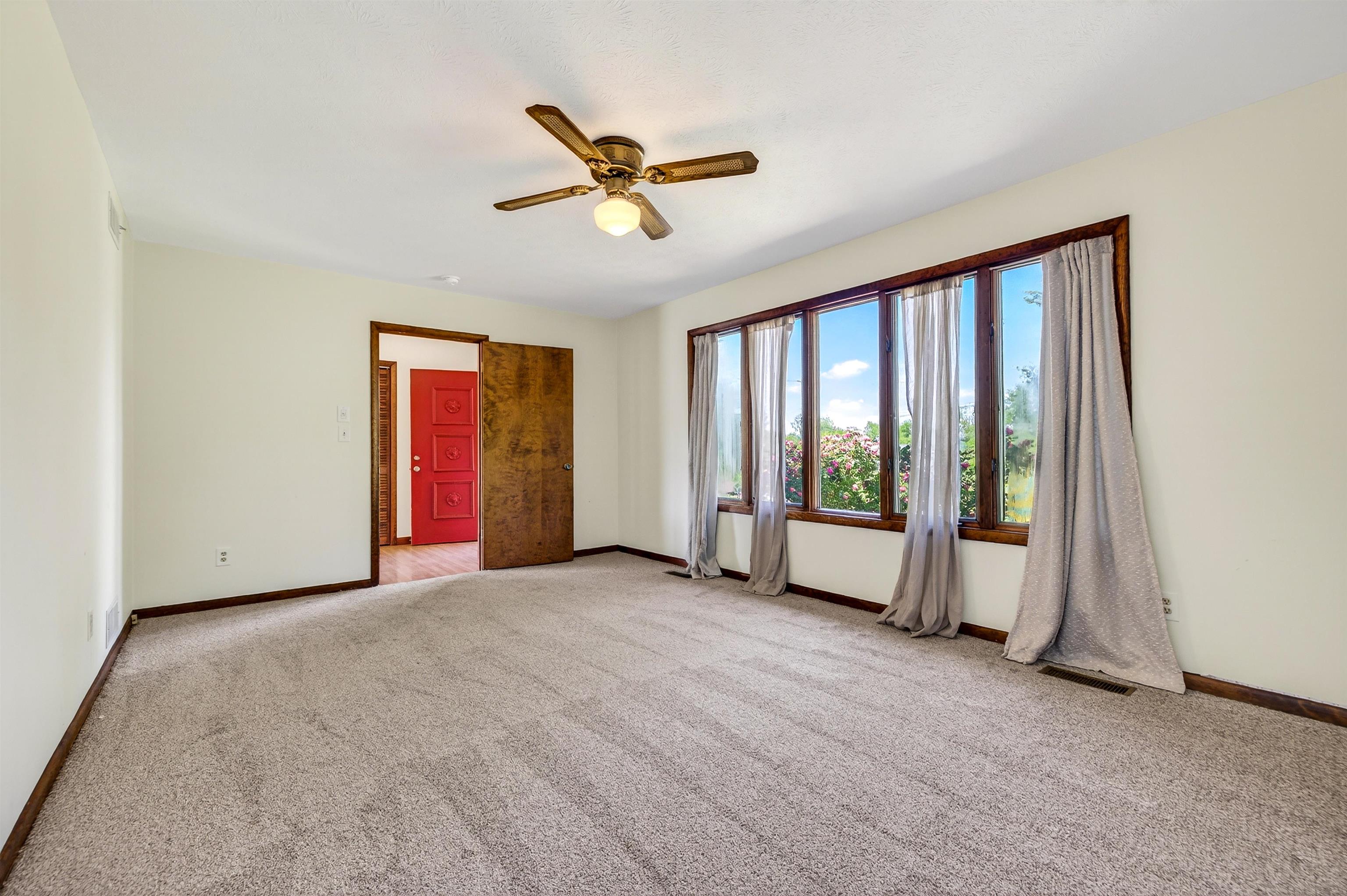 9510 SHENANDOAH DR, NEW MARKET, Virginia 22844, 5 Bedrooms Bedrooms, ,3 BathroomsBathrooms,Residential,9510 SHENANDOAH DR,678342 MLS # 678342 9510 SHENANDOAH DR, NEW MARKET, Virginia 22844, 5 Bedrooms Bedrooms, ,3 BathroomsBathrooms,Residential,9510 SHENANDOAH DR,678342 MLS # 678342