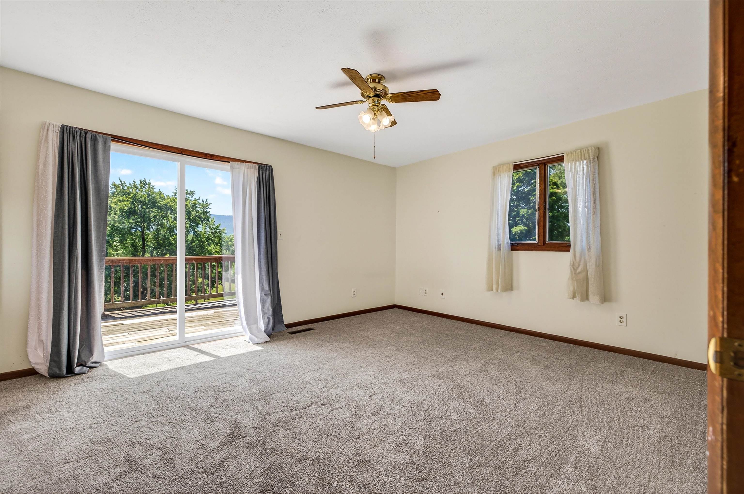9510 SHENANDOAH DR, NEW MARKET, Virginia 22844, 5 Bedrooms Bedrooms, ,3 BathroomsBathrooms,Residential,9510 SHENANDOAH DR,678342 MLS # 678342 9510 SHENANDOAH DR, NEW MARKET, Virginia 22844, 5 Bedrooms Bedrooms, ,3 BathroomsBathrooms,Residential,9510 SHENANDOAH DR,678342 MLS # 678342