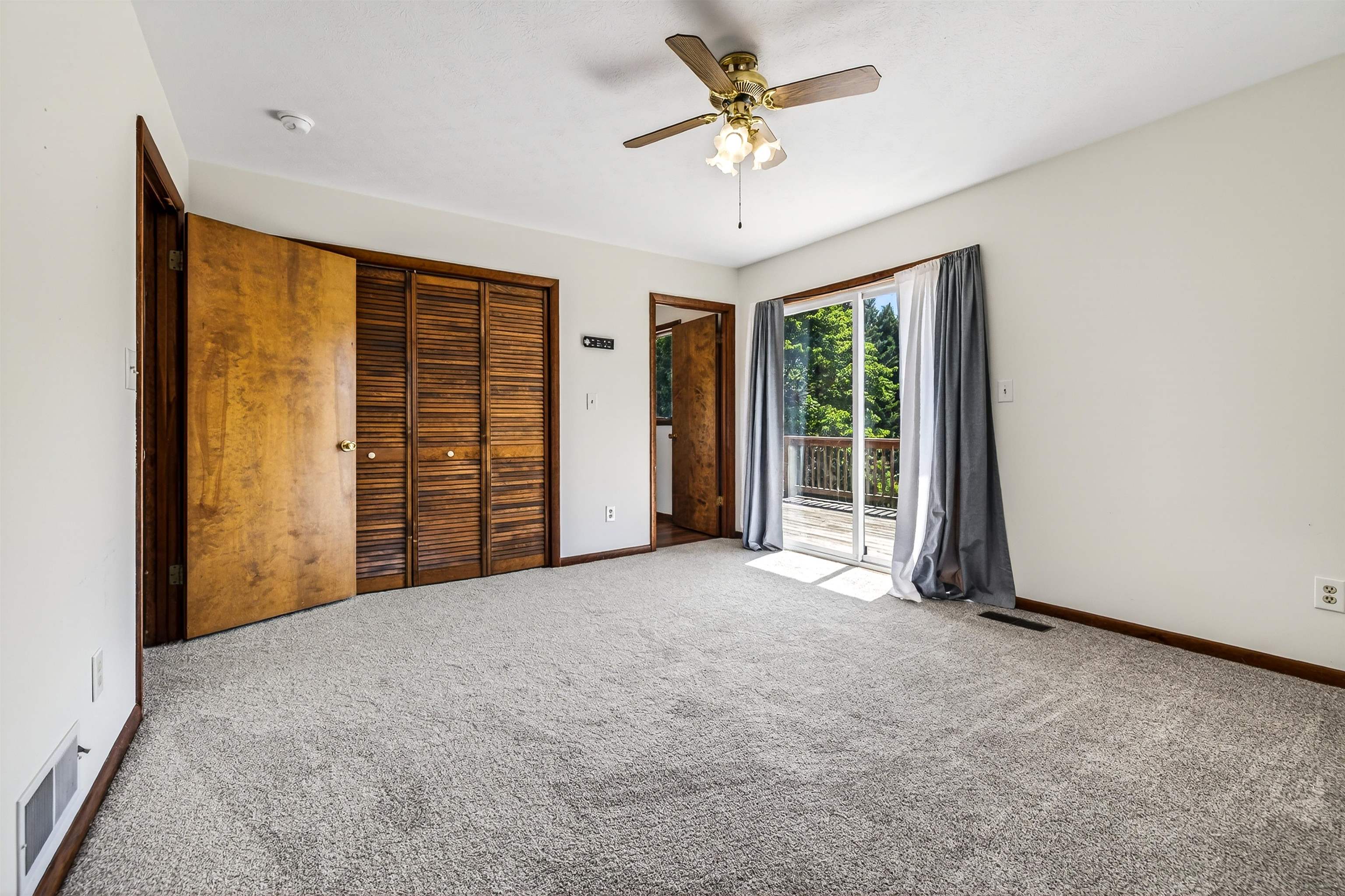 9510 SHENANDOAH DR, NEW MARKET, Virginia 22844, 5 Bedrooms Bedrooms, ,3 BathroomsBathrooms,Residential,9510 SHENANDOAH DR,678342 MLS # 678342 9510 SHENANDOAH DR, NEW MARKET, Virginia 22844, 5 Bedrooms Bedrooms, ,3 BathroomsBathrooms,Residential,9510 SHENANDOAH DR,678342 MLS # 678342