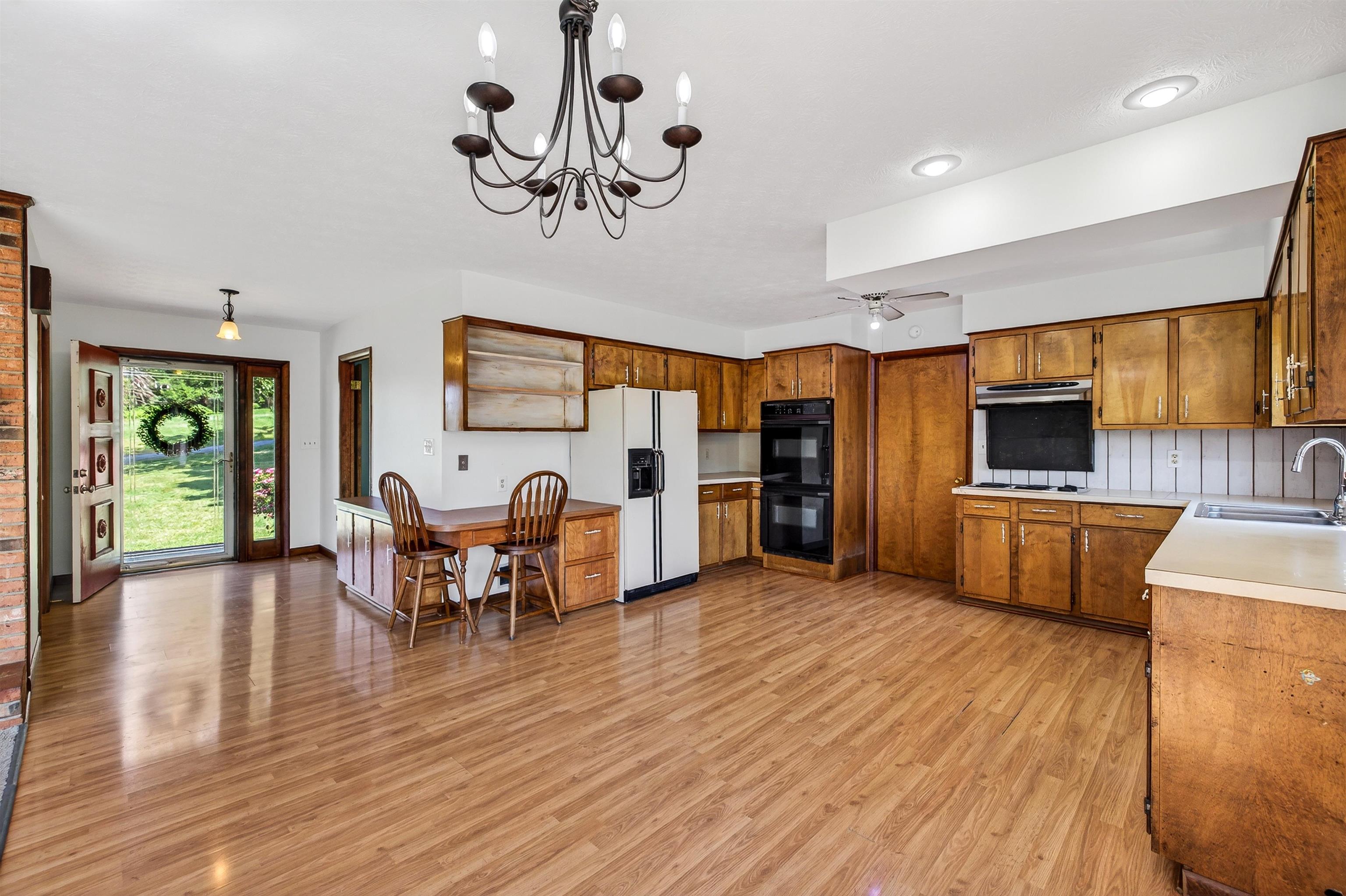 9510 SHENANDOAH DR, NEW MARKET, Virginia 22844, 5 Bedrooms Bedrooms, ,3 BathroomsBathrooms,Residential,9510 SHENANDOAH DR,678342 MLS # 678342 9510 SHENANDOAH DR, NEW MARKET, Virginia 22844, 5 Bedrooms Bedrooms, ,3 BathroomsBathrooms,Residential,9510 SHENANDOAH DR,678342 MLS # 678342