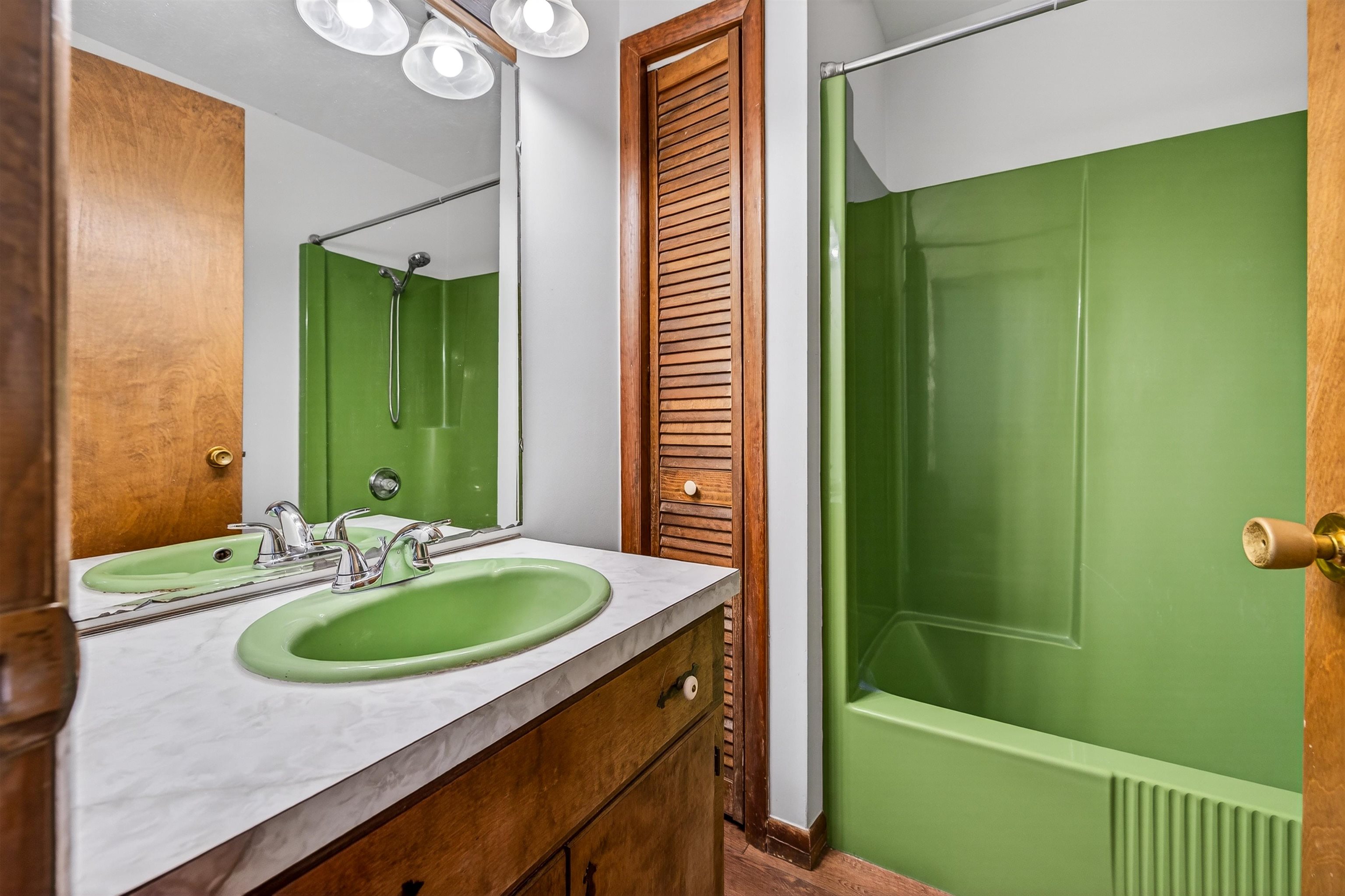 9510 SHENANDOAH DR, NEW MARKET, Virginia 22844, 5 Bedrooms Bedrooms, ,3 BathroomsBathrooms,Residential,9510 SHENANDOAH DR,678342 MLS # 678342 9510 SHENANDOAH DR, NEW MARKET, Virginia 22844, 5 Bedrooms Bedrooms, ,3 BathroomsBathrooms,Residential,9510 SHENANDOAH DR,678342 MLS # 678342