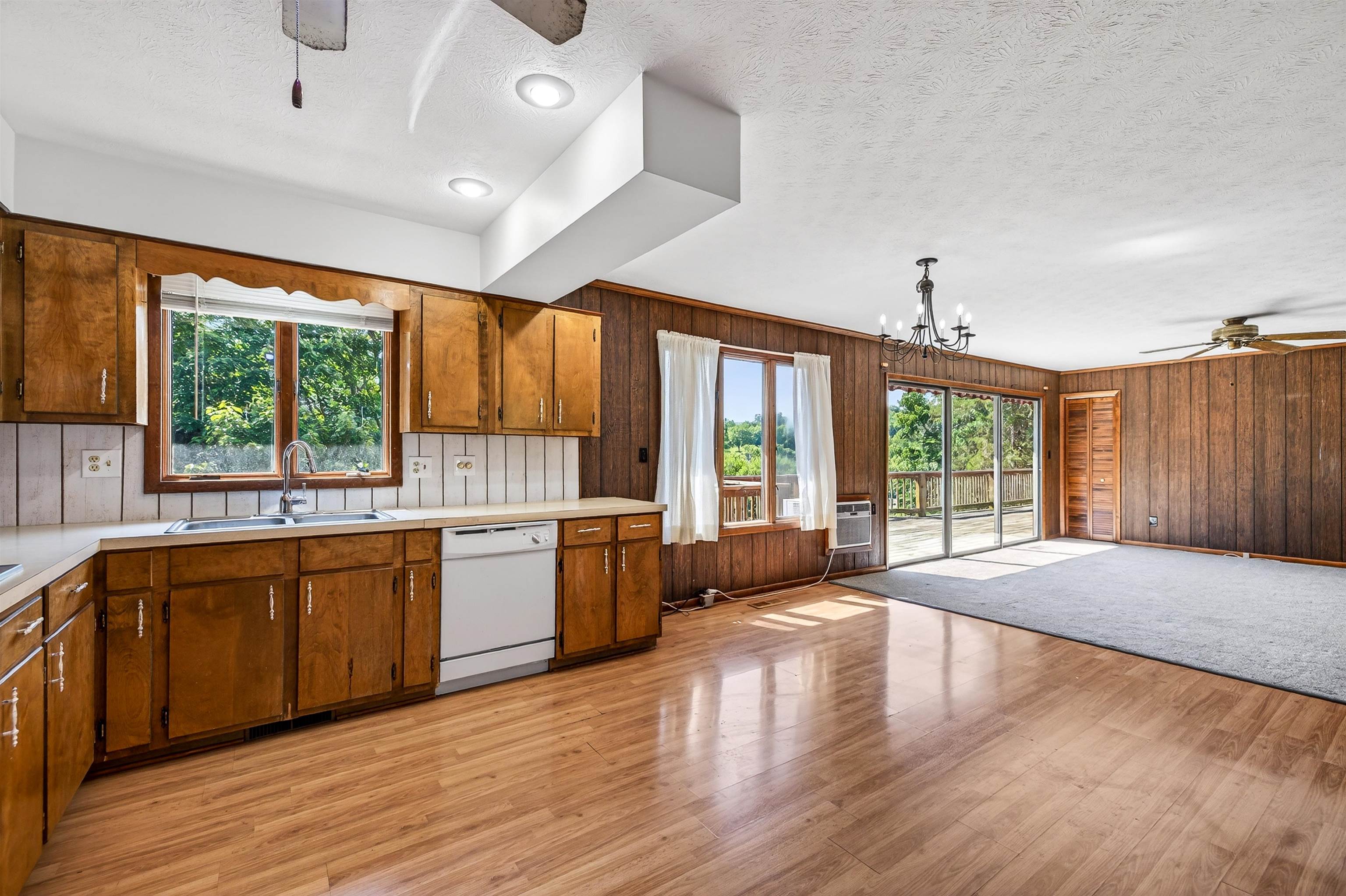9510 SHENANDOAH DR, NEW MARKET, Virginia 22844, 5 Bedrooms Bedrooms, ,3 BathroomsBathrooms,Residential,9510 SHENANDOAH DR,678342 MLS # 678342 9510 SHENANDOAH DR, NEW MARKET, Virginia 22844, 5 Bedrooms Bedrooms, ,3 BathroomsBathrooms,Residential,9510 SHENANDOAH DR,678342 MLS # 678342