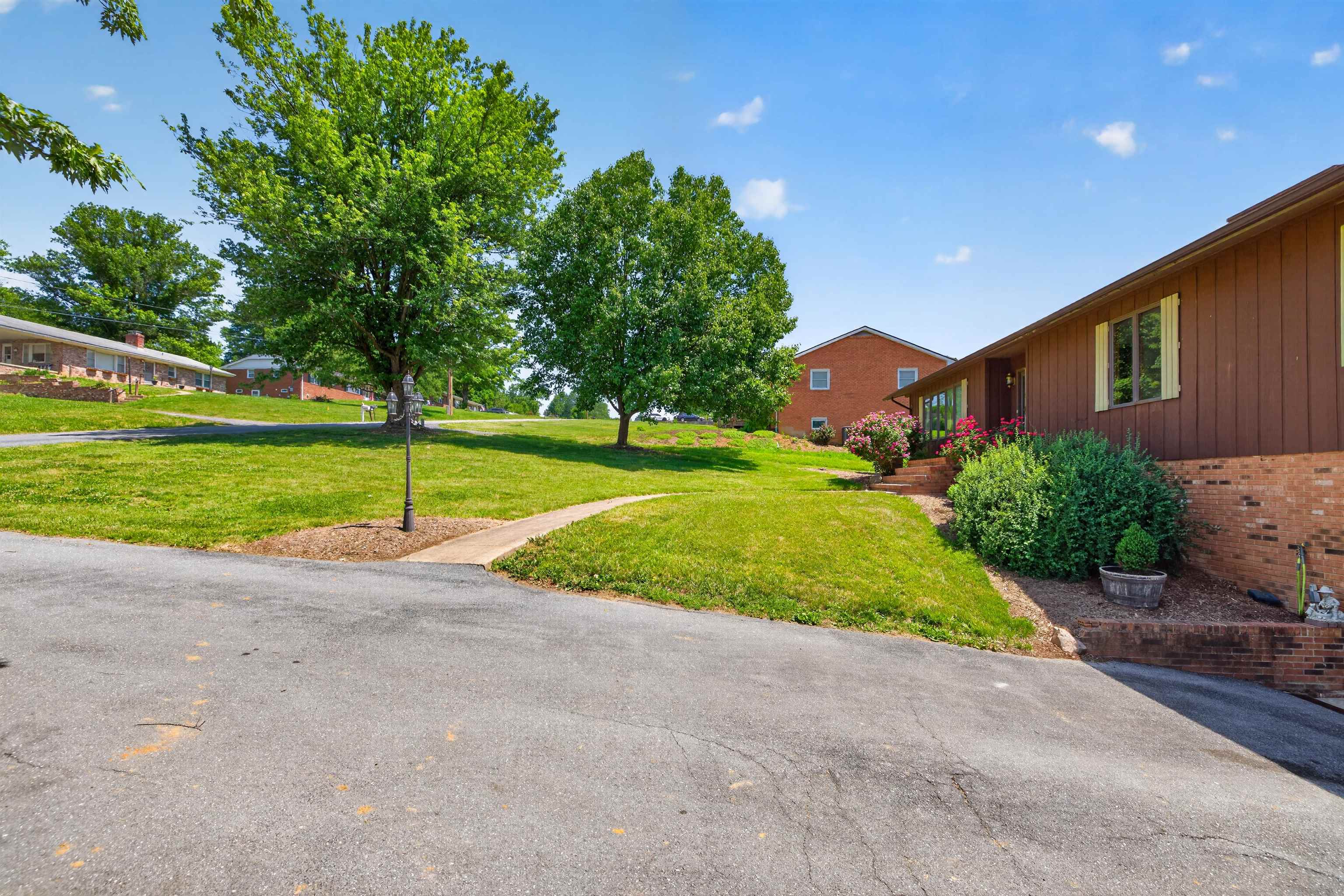 9510 SHENANDOAH DR, NEW MARKET, Virginia 22844, 5 Bedrooms Bedrooms, ,3 BathroomsBathrooms,Residential,9510 SHENANDOAH DR,678342 MLS # 678342 9510 SHENANDOAH DR, NEW MARKET, Virginia 22844, 5 Bedrooms Bedrooms, ,3 BathroomsBathrooms,Residential,9510 SHENANDOAH DR,678342 MLS # 678342