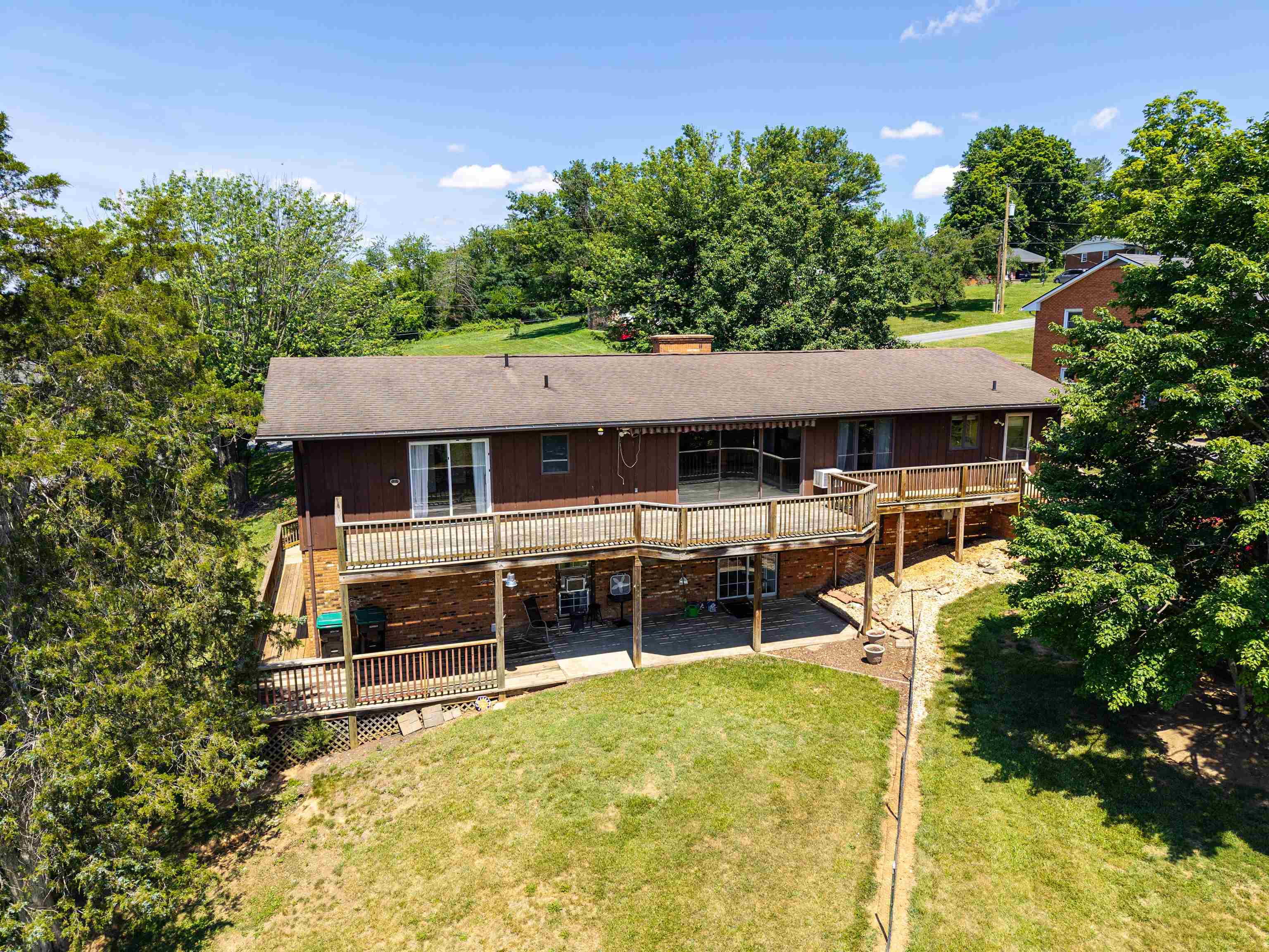 9510 SHENANDOAH DR, NEW MARKET, Virginia 22844, 5 Bedrooms Bedrooms, ,3 BathroomsBathrooms,Residential,9510 SHENANDOAH DR,678342 MLS # 678342 9510 SHENANDOAH DR, NEW MARKET, Virginia 22844, 5 Bedrooms Bedrooms, ,3 BathroomsBathrooms,Residential,9510 SHENANDOAH DR,678342 MLS # 678342