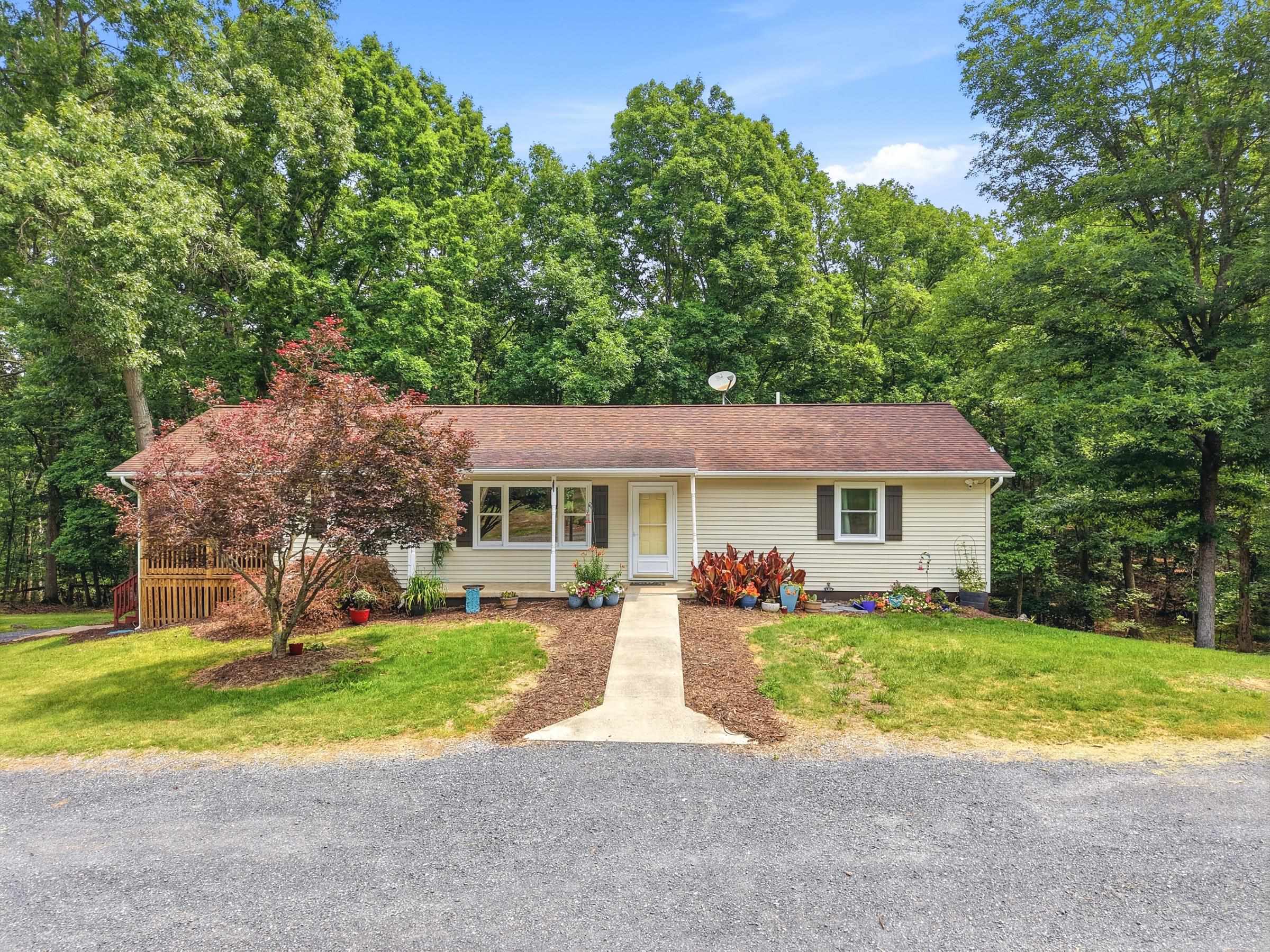 356 WHITE OAK LN, NEW MARKET, Virginia 22844, 3 Bedrooms Bedrooms, ,2 BathroomsBathrooms,Residential,356 WHITE OAK LN,678439 MLS # 678439