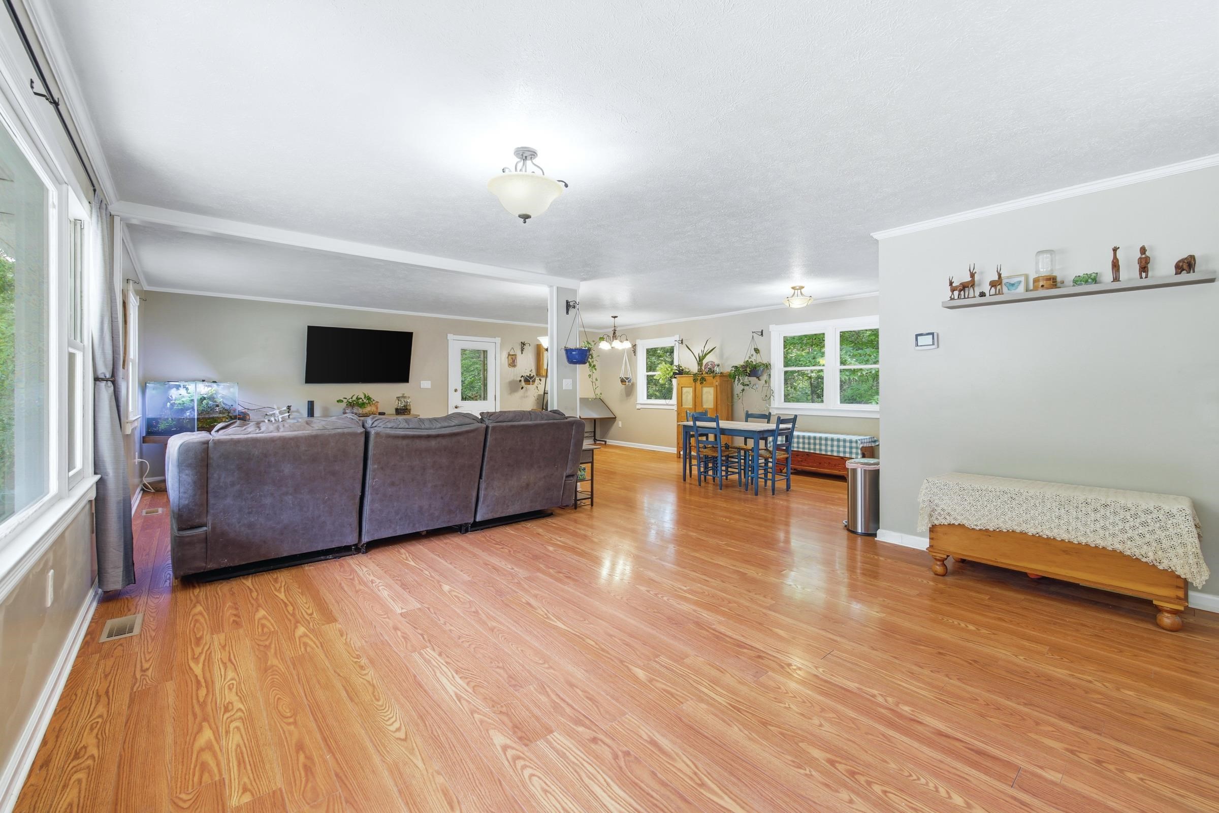 356 WHITE OAK LN, NEW MARKET, Virginia 22844, 3 Bedrooms Bedrooms, ,2 BathroomsBathrooms,Residential,356 WHITE OAK LN,678439 MLS # 678439 356 WHITE OAK LN, NEW MARKET, Virginia 22844, 3 Bedrooms Bedrooms, ,2 BathroomsBathrooms,Residential,356 WHITE OAK LN,678439 MLS # 678439