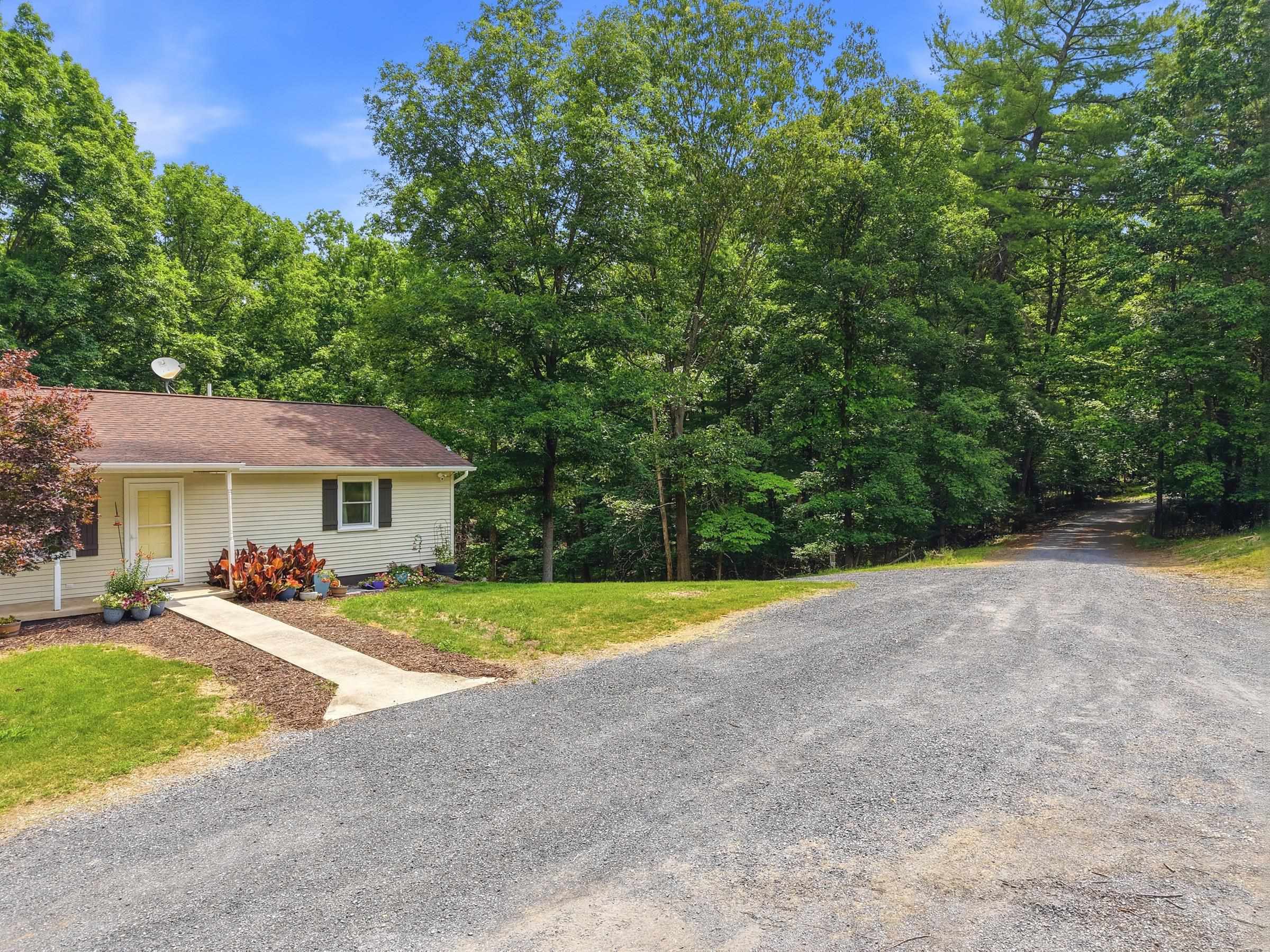 356 WHITE OAK LN, NEW MARKET, Virginia 22844, 3 Bedrooms Bedrooms, ,2 BathroomsBathrooms,Residential,356 WHITE OAK LN,678439 MLS # 678439 356 WHITE OAK LN, NEW MARKET, Virginia 22844, 3 Bedrooms Bedrooms, ,2 BathroomsBathrooms,Residential,356 WHITE OAK LN,678439 MLS # 678439