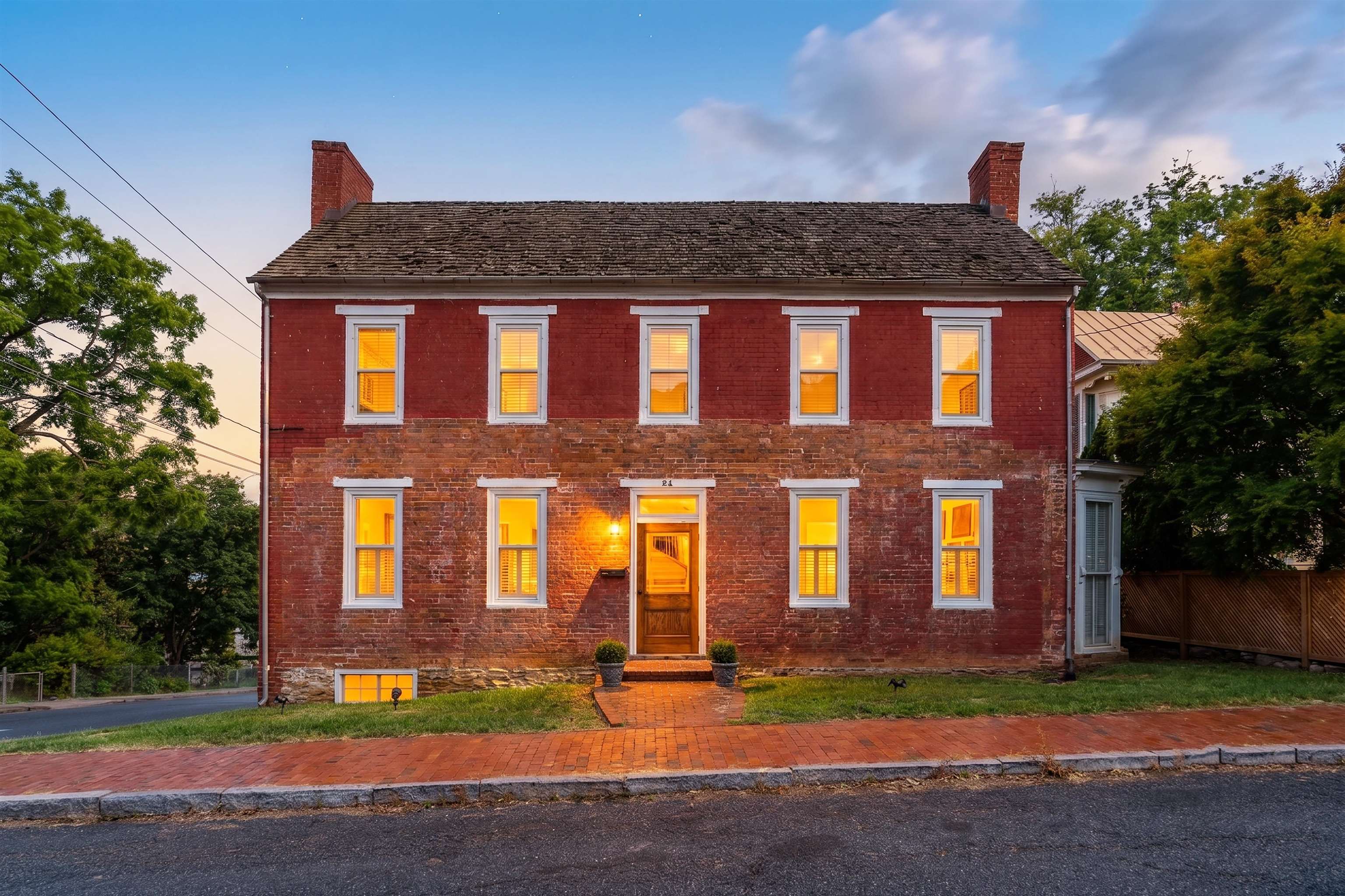 26 FAYETTE ST, STAUNTON, Virginia 24401, 2 Bedrooms Bedrooms, ,2 BathroomsBathrooms,Residential,26 FAYETTE ST,678580 MLS # 678580