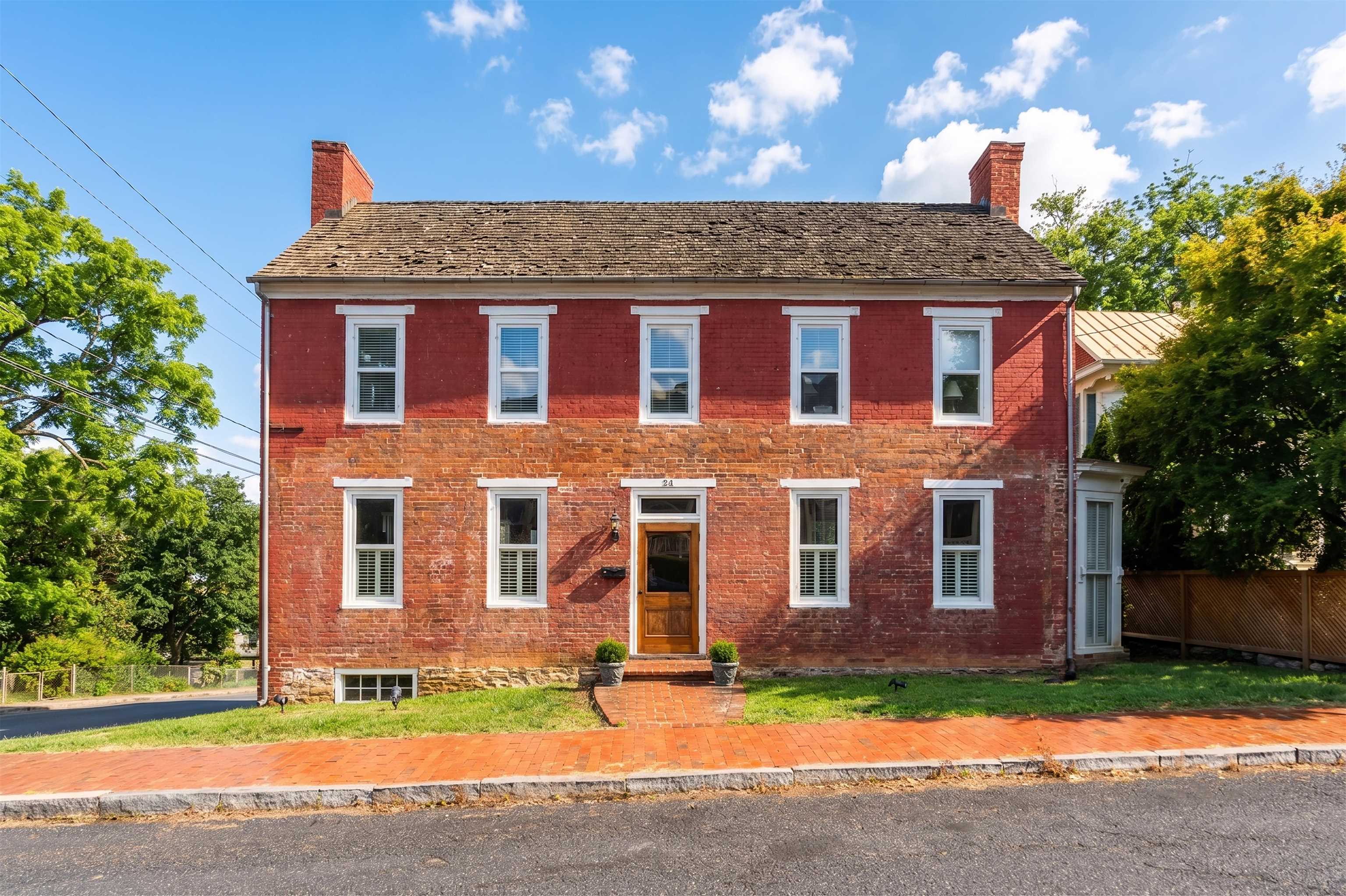 26 FAYETTE ST, STAUNTON, Virginia 24401, 2 Bedrooms Bedrooms, ,2 BathroomsBathrooms,Residential,26 FAYETTE ST,678580 MLS # 678580 26 FAYETTE ST, STAUNTON, Virginia 24401, 2 Bedrooms Bedrooms, ,2 BathroomsBathrooms,Residential,26 FAYETTE ST,678580 MLS # 678580