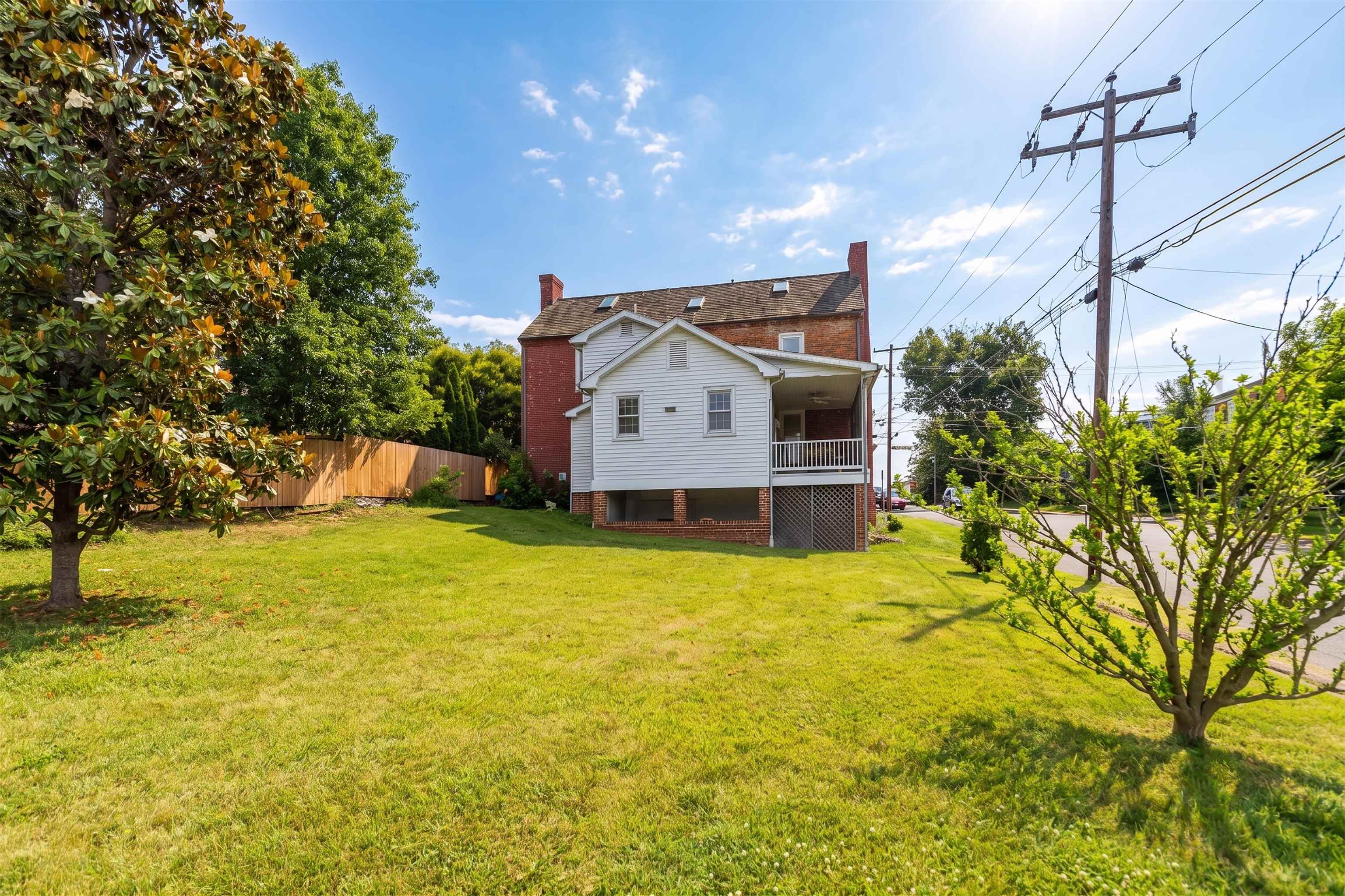 26 FAYETTE ST, STAUNTON, Virginia 24401, 2 Bedrooms Bedrooms, ,2 BathroomsBathrooms,Residential,26 FAYETTE ST,678580 MLS # 678580 26 FAYETTE ST, STAUNTON, Virginia 24401, 2 Bedrooms Bedrooms, ,2 BathroomsBathrooms,Residential,26 FAYETTE ST,678580 MLS # 678580