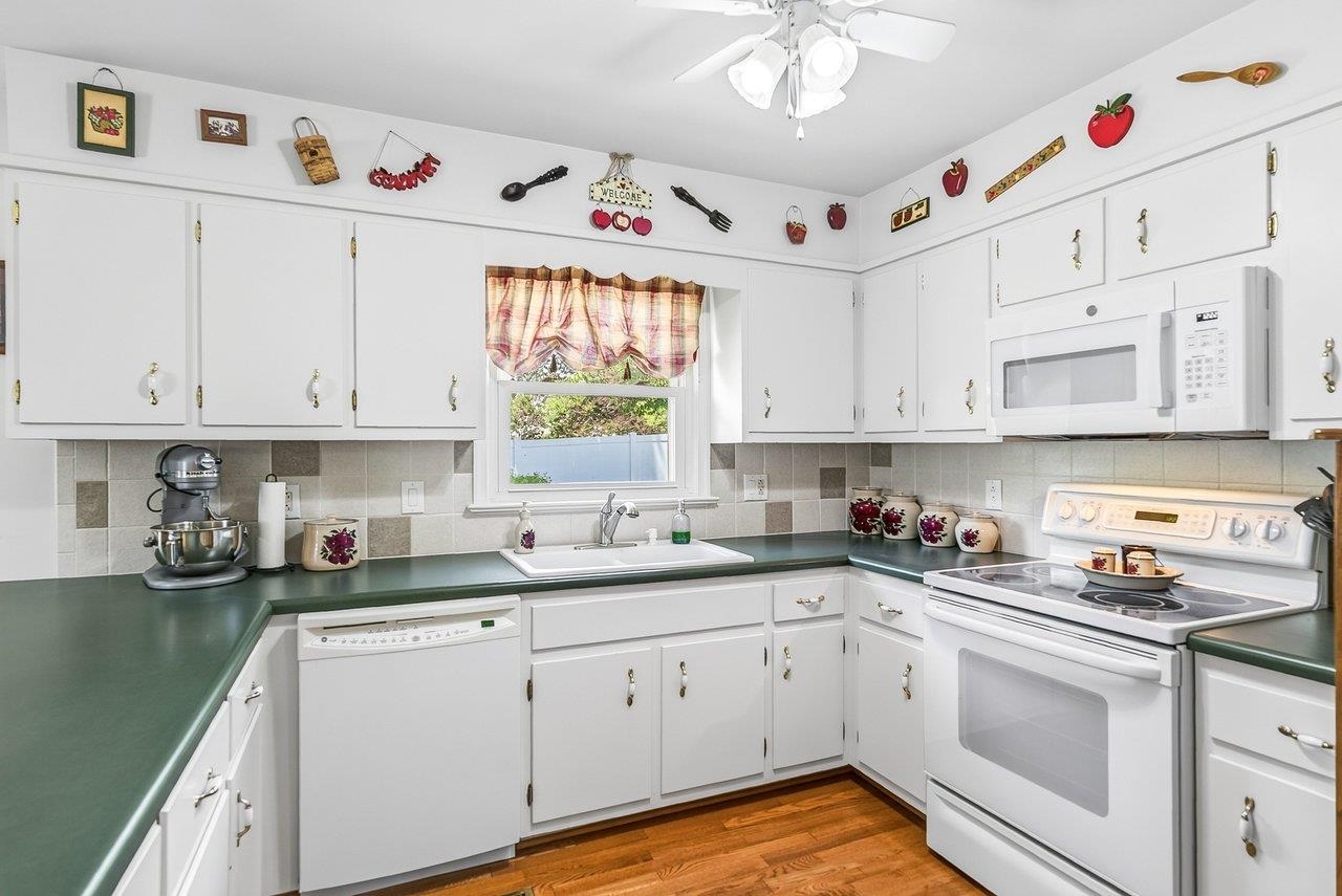 21 STUART AVE, STUARTS DRAFT, Virginia 24401, 3 Bedrooms Bedrooms, ,2 BathroomsBathrooms,Residential,21 STUART AVE,678581 MLS # 678581 21 STUART AVE, STUARTS DRAFT, Virginia 24401, 3 Bedrooms Bedrooms, ,2 BathroomsBathrooms,Residential,21 STUART AVE,678581 MLS # 678581