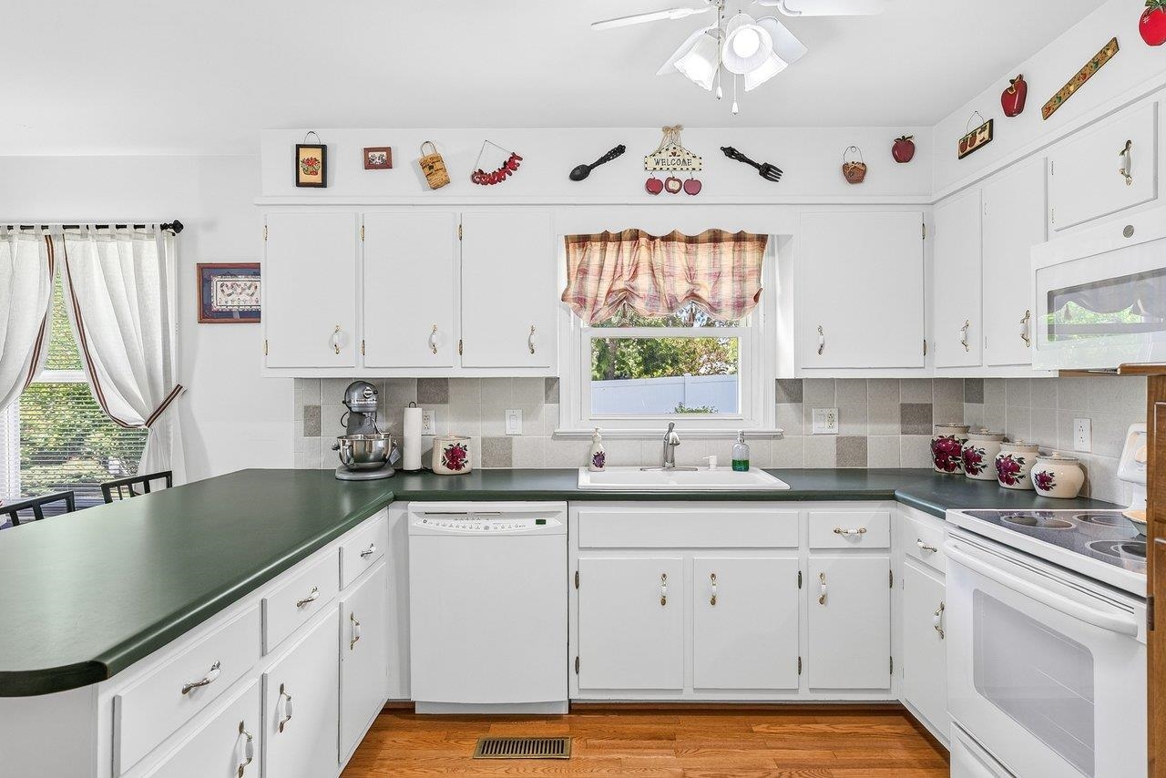 21 STUART AVE, STUARTS DRAFT, Virginia 24401, 3 Bedrooms Bedrooms, ,2 BathroomsBathrooms,Residential,21 STUART AVE,678581 MLS # 678581 21 STUART AVE, STUARTS DRAFT, Virginia 24401, 3 Bedrooms Bedrooms, ,2 BathroomsBathrooms,Residential,21 STUART AVE,678581 MLS # 678581