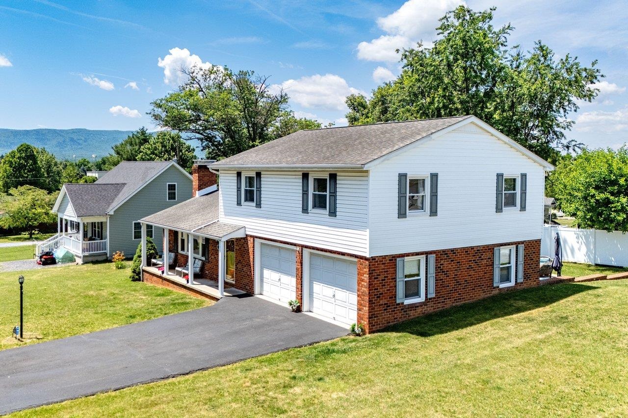 21 STUART AVE, STUARTS DRAFT, Virginia 24401, 3 Bedrooms Bedrooms, ,2 BathroomsBathrooms,Residential,21 STUART AVE,678581 MLS # 678581 21 STUART AVE, STUARTS DRAFT, Virginia 24401, 3 Bedrooms Bedrooms, ,2 BathroomsBathrooms,Residential,21 STUART AVE,678581 MLS # 678581