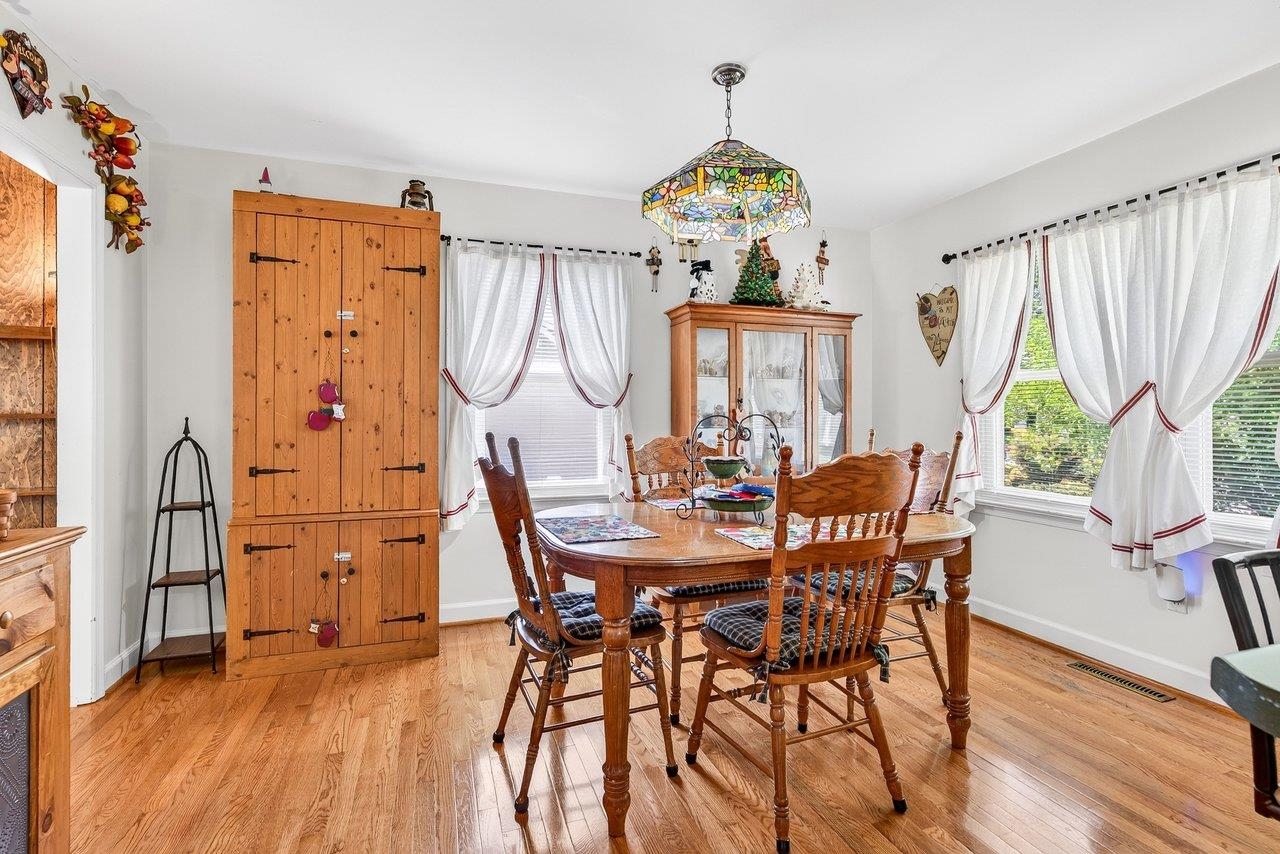 21 STUART AVE, STUARTS DRAFT, Virginia 24401, 3 Bedrooms Bedrooms, ,2 BathroomsBathrooms,Residential,21 STUART AVE,678581 MLS # 678581 21 STUART AVE, STUARTS DRAFT, Virginia 24401, 3 Bedrooms Bedrooms, ,2 BathroomsBathrooms,Residential,21 STUART AVE,678581 MLS # 678581