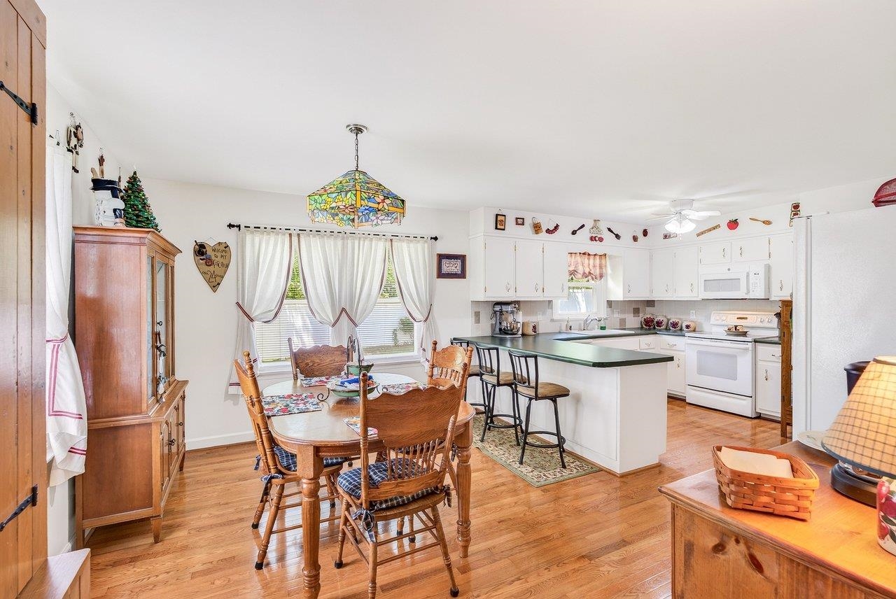 21 STUART AVE, STUARTS DRAFT, Virginia 24401, 3 Bedrooms Bedrooms, ,2 BathroomsBathrooms,Residential,21 STUART AVE,678581 MLS # 678581 21 STUART AVE, STUARTS DRAFT, Virginia 24401, 3 Bedrooms Bedrooms, ,2 BathroomsBathrooms,Residential,21 STUART AVE,678581 MLS # 678581