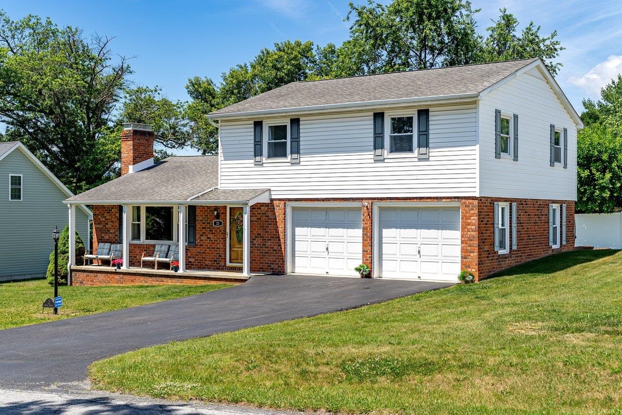 21 STUART AVE, STUARTS DRAFT, Virginia 24401, 3 Bedrooms Bedrooms, ,2 BathroomsBathrooms,Residential,21 STUART AVE,678581 MLS # 678581 21 STUART AVE, STUARTS DRAFT, Virginia 24401, 3 Bedrooms Bedrooms, ,2 BathroomsBathrooms,Residential,21 STUART AVE,678581 MLS # 678581