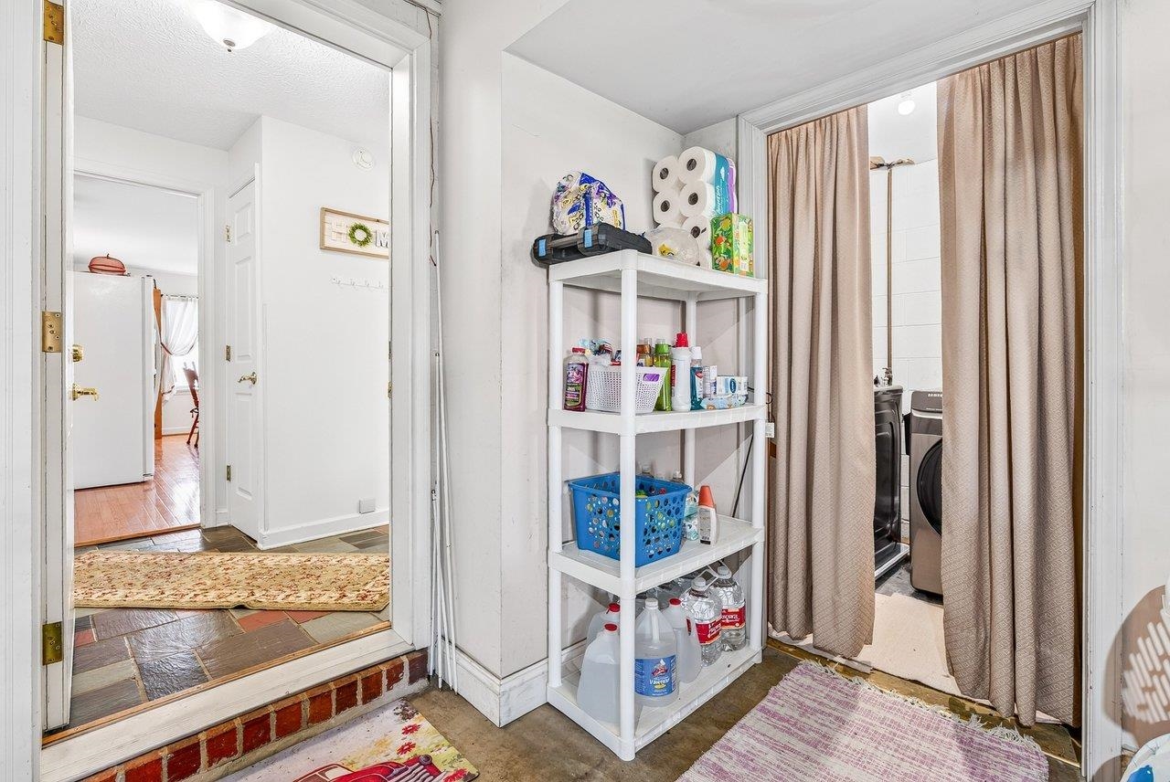 21 STUART AVE, STUARTS DRAFT, Virginia 24401, 3 Bedrooms Bedrooms, ,2 BathroomsBathrooms,Residential,21 STUART AVE,678581 MLS # 678581 21 STUART AVE, STUARTS DRAFT, Virginia 24401, 3 Bedrooms Bedrooms, ,2 BathroomsBathrooms,Residential,21 STUART AVE,678581 MLS # 678581