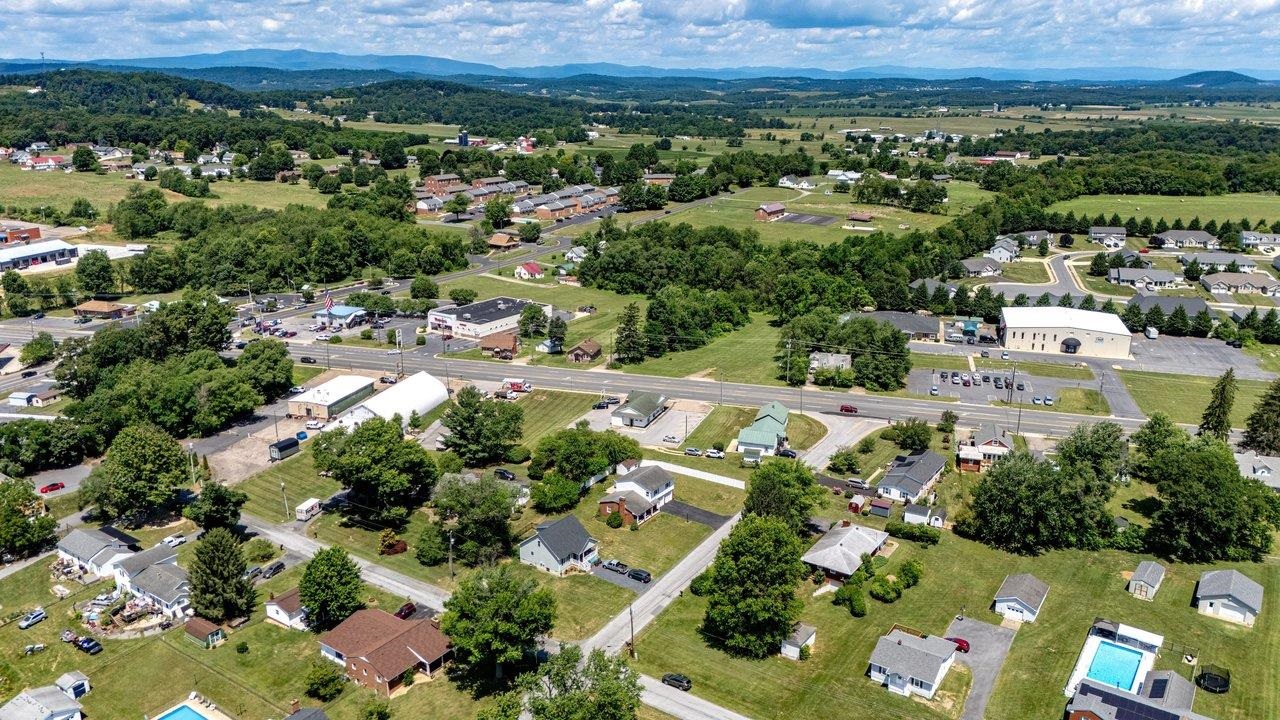 21 STUART AVE, STUARTS DRAFT, Virginia 24401, 3 Bedrooms Bedrooms, ,2 BathroomsBathrooms,Residential,21 STUART AVE,678581 MLS # 678581 21 STUART AVE, STUARTS DRAFT, Virginia 24401, 3 Bedrooms Bedrooms, ,2 BathroomsBathrooms,Residential,21 STUART AVE,678581 MLS # 678581
