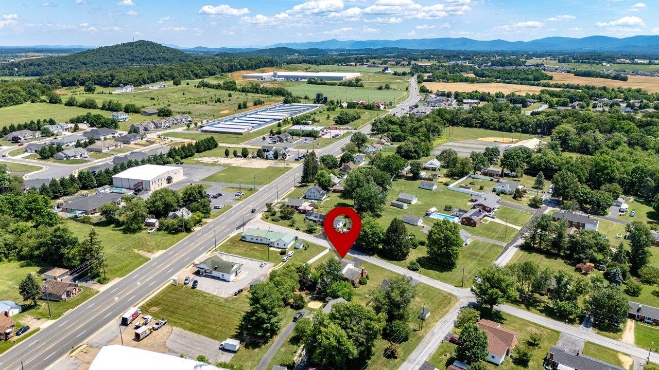21 STUART AVE, STUARTS DRAFT, Virginia 24401, 3 Bedrooms Bedrooms, ,2 BathroomsBathrooms,Residential,21 STUART AVE,678581 MLS # 678581 21 STUART AVE, STUARTS DRAFT, Virginia 24401, 3 Bedrooms Bedrooms, ,2 BathroomsBathrooms,Residential,21 STUART AVE,678581 MLS # 678581