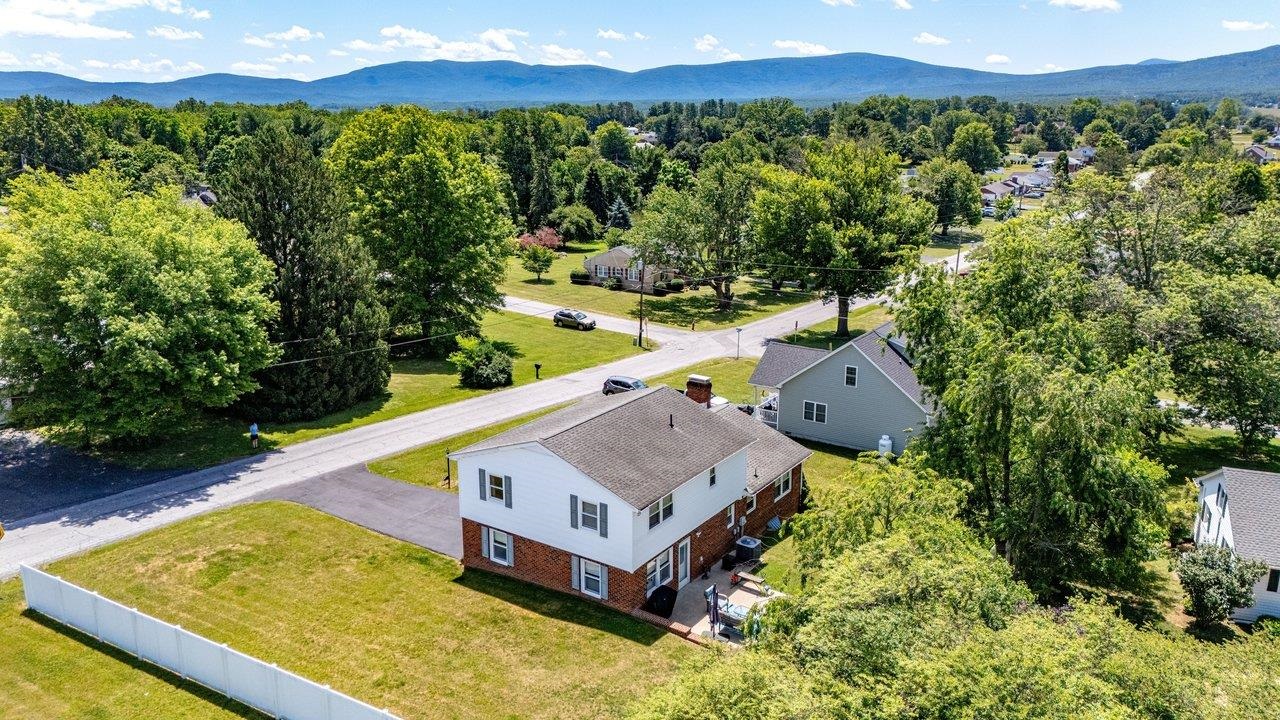 21 STUART AVE, STUARTS DRAFT, Virginia 24401, 3 Bedrooms Bedrooms, ,2 BathroomsBathrooms,Residential,21 STUART AVE,678581 MLS # 678581 21 STUART AVE, STUARTS DRAFT, Virginia 24401, 3 Bedrooms Bedrooms, ,2 BathroomsBathrooms,Residential,21 STUART AVE,678581 MLS # 678581