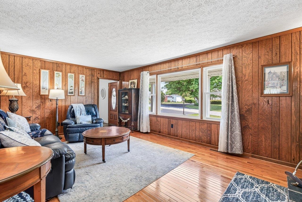 21 STUART AVE, STUARTS DRAFT, Virginia 24401, 3 Bedrooms Bedrooms, ,2 BathroomsBathrooms,Residential,21 STUART AVE,678581 MLS # 678581 21 STUART AVE, STUARTS DRAFT, Virginia 24401, 3 Bedrooms Bedrooms, ,2 BathroomsBathrooms,Residential,21 STUART AVE,678581 MLS # 678581