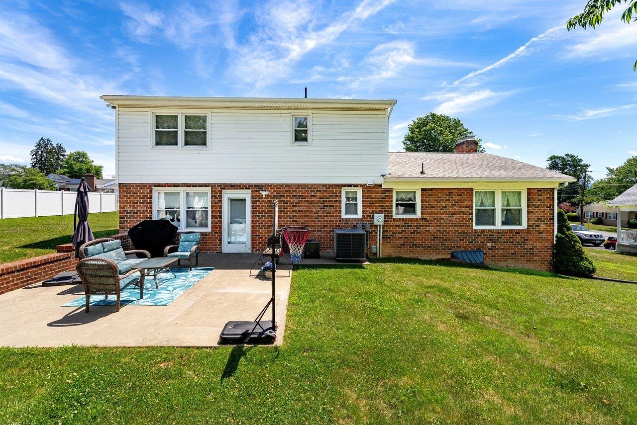 21 STUART AVE, STUARTS DRAFT, Virginia 24401, 3 Bedrooms Bedrooms, ,2 BathroomsBathrooms,Residential,21 STUART AVE,678581 MLS # 678581 21 STUART AVE, STUARTS DRAFT, Virginia 24401, 3 Bedrooms Bedrooms, ,2 BathroomsBathrooms,Residential,21 STUART AVE,678581 MLS # 678581
