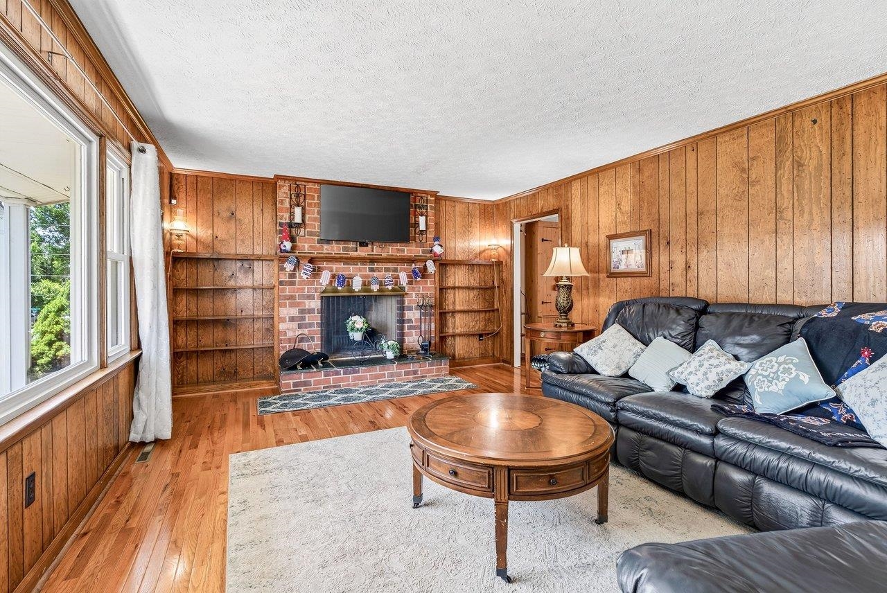 21 STUART AVE, STUARTS DRAFT, Virginia 24401, 3 Bedrooms Bedrooms, ,2 BathroomsBathrooms,Residential,21 STUART AVE,678581 MLS # 678581 21 STUART AVE, STUARTS DRAFT, Virginia 24401, 3 Bedrooms Bedrooms, ,2 BathroomsBathrooms,Residential,21 STUART AVE,678581 MLS # 678581