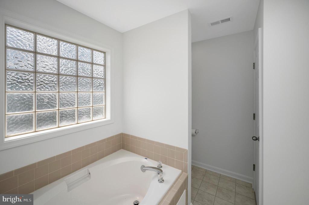 9804 ELM ST, FREDERICKSBURG, Virginia 22407, 4 Bedrooms Bedrooms, ,2 BathroomsBathrooms,Residential,9804 ELM ST,VASP2042336 MLS # VASP2042336 9804 ELM ST, FREDERICKSBURG, Virginia 22407, 4 Bedrooms Bedrooms, ,2 BathroomsBathrooms,Residential,9804 ELM ST,VASP2042336 MLS # VASP2042336