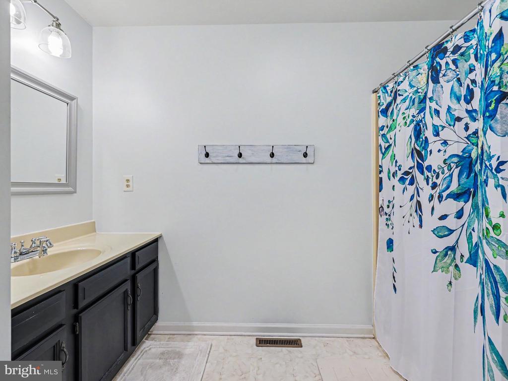 34340 PARKER RD, LOCUST GROVE, Virginia 22508, 3 Bedrooms Bedrooms, ,2 BathroomsBathrooms,Residential,34340 PARKER RD,VAOR2014394 MLS # VAOR2014394