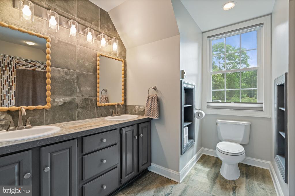 770 ZEUSWYN DR, CULPEPER, Virginia 22701, 5 Bedrooms Bedrooms, ,5 BathroomsBathrooms,Residential,770 ZEUSWYN DR,VACU2013990 MLS # VACU2013990 770 ZEUSWYN DR, CULPEPER, Virginia 22701, 5 Bedrooms Bedrooms, ,5 BathroomsBathrooms,Residential,770 ZEUSWYN DR,VACU2013990 MLS # VACU2013990