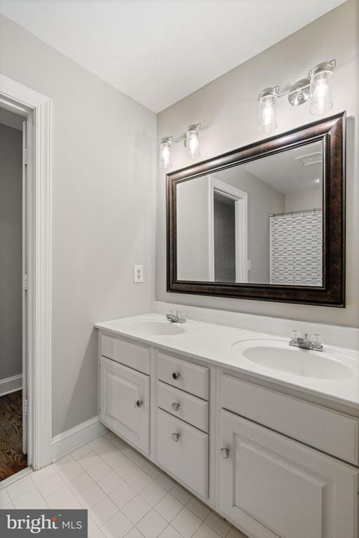 770 ZEUSWYN DR, CULPEPER, Virginia 22701, 5 Bedrooms Bedrooms, ,5 BathroomsBathrooms,Residential,770 ZEUSWYN DR,VACU2013990 MLS # VACU2013990 770 ZEUSWYN DR, CULPEPER, Virginia 22701, 5 Bedrooms Bedrooms, ,5 BathroomsBathrooms,Residential,770 ZEUSWYN DR,VACU2013990 MLS # VACU2013990
