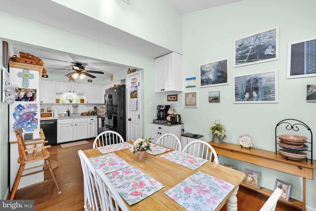 9609 BECKER CT, FREDERICKSBURG, Virginia 22408, 3 Bedrooms Bedrooms, ,2 BathroomsBathrooms,Residential,DOMINION FOREST,9609 BECKER CT,VASP2043002 MLS # VASP2043002