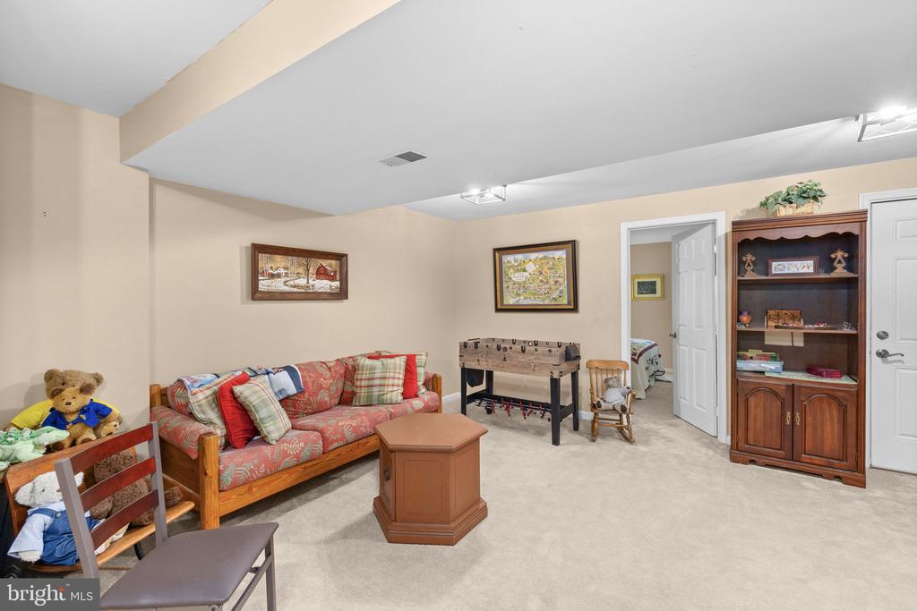 9609 BECKER CT, FREDERICKSBURG, Virginia 22408, 3 Bedrooms Bedrooms, ,2 BathroomsBathrooms,Residential,DOMINION FOREST,9609 BECKER CT,VASP2043002 MLS # VASP2043002