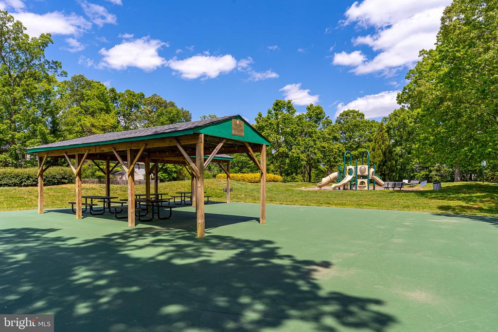 9609 BECKER CT, FREDERICKSBURG, Virginia 22408, 3 Bedrooms Bedrooms, ,2 BathroomsBathrooms,Residential,DOMINION FOREST,9609 BECKER CT,VASP2043002 MLS # VASP2043002
