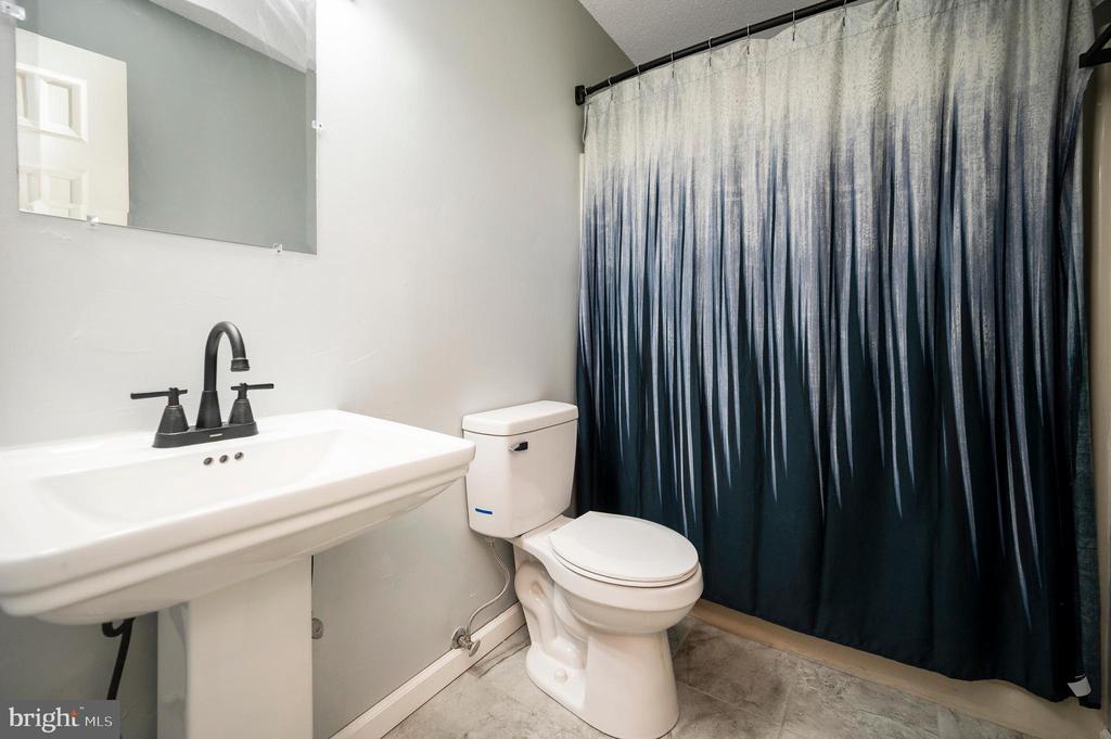 115 PARLIAMENT ST, LOCUST GROVE, Virginia 22508, 3 Bedrooms Bedrooms, ,2 BathroomsBathrooms,Residential,115 PARLIAMENT ST,VAOR2014426 MLS # VAOR2014426