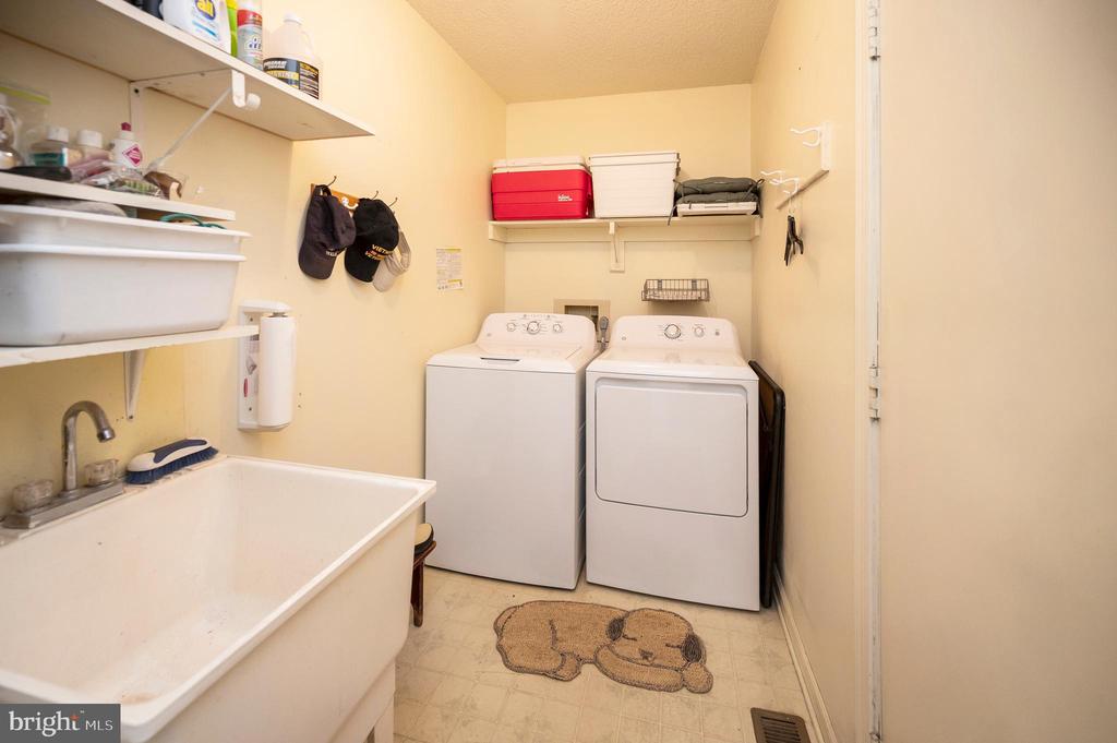 115 PARLIAMENT ST, LOCUST GROVE, Virginia 22508, 3 Bedrooms Bedrooms, ,2 BathroomsBathrooms,Residential,115 PARLIAMENT ST,VAOR2014426 MLS # VAOR2014426