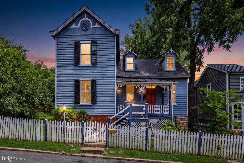 25 N 6TH ST, WARRENTON, Virginia 20186, 3 Bedrooms Bedrooms, ,3 BathroomsBathrooms,Residential,25 N 6TH ST,VAFQ2022644 MLS # VAFQ2022644 25 N 6TH ST, WARRENTON, Virginia 20186, 3 Bedrooms Bedrooms, ,3 BathroomsBathrooms,Residential,25 N 6TH ST,VAFQ2022644 MLS # VAFQ2022644