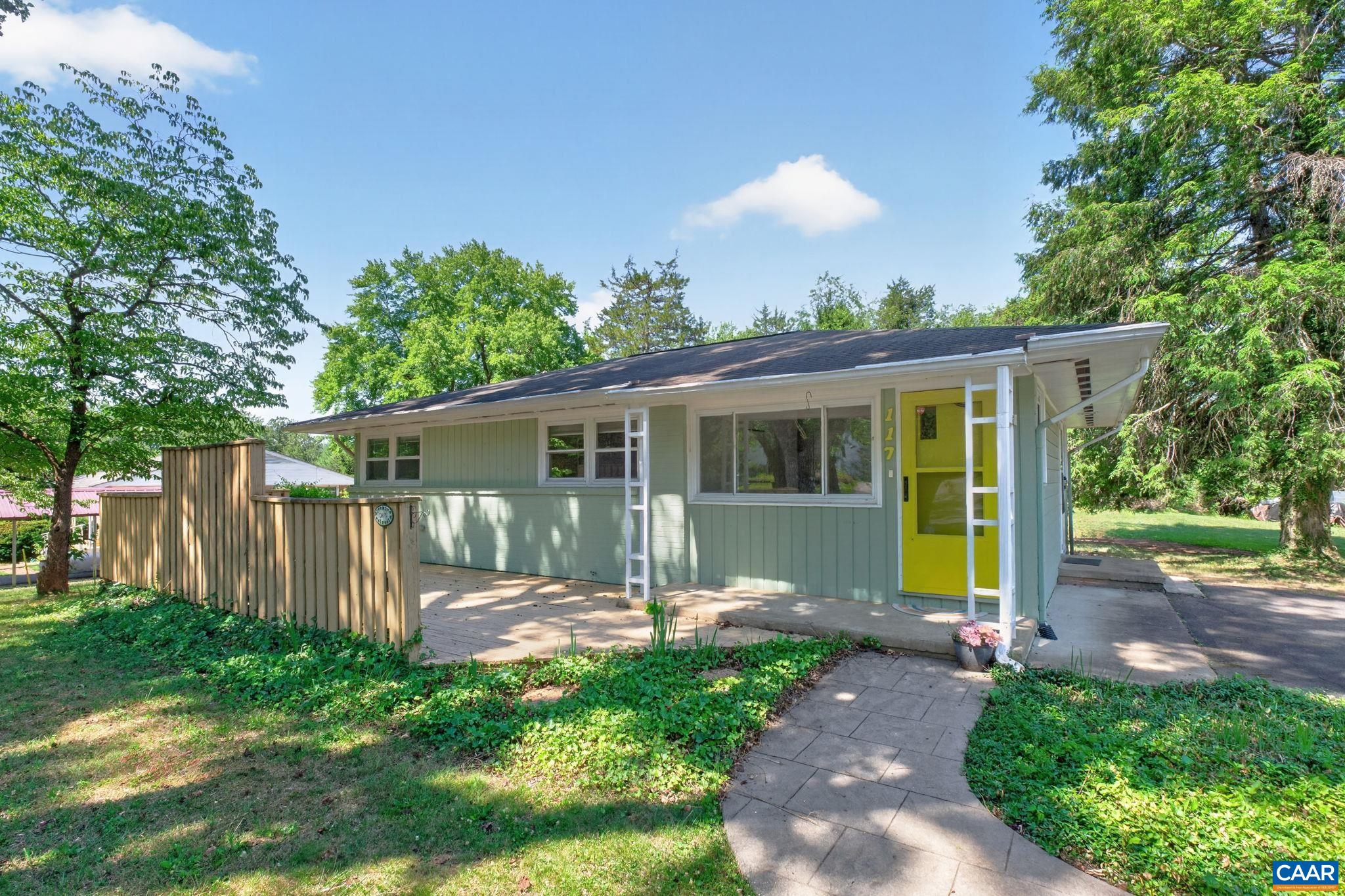 117 BUCKINGHAM CIR, CHARLOTTESVILLE, Virginia 22903, 3 Bedrooms Bedrooms, ,1 BathroomBathrooms,Residential,117 BUCKINGHAM CIR,678598 MLS # 678598