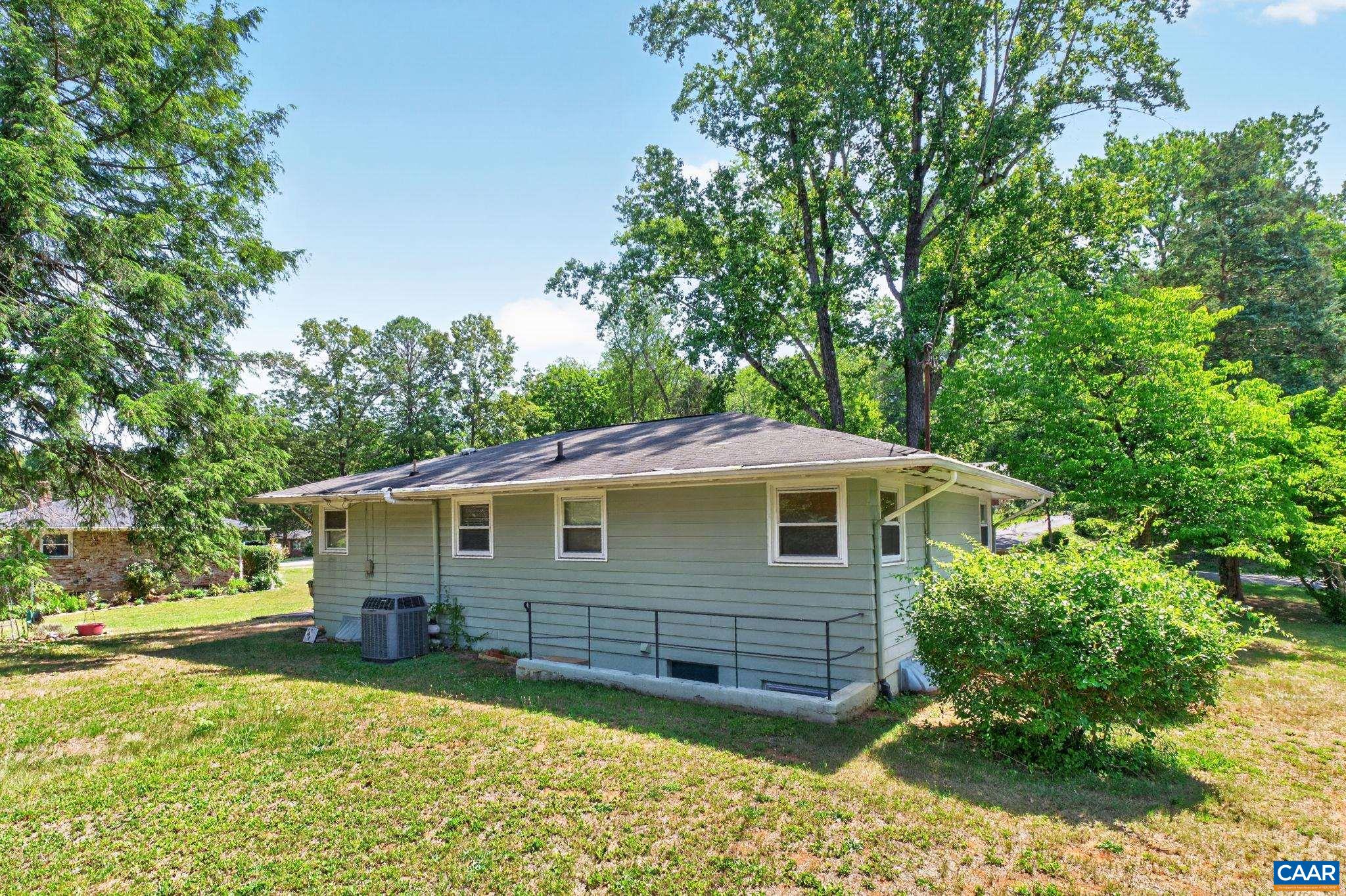 117 BUCKINGHAM CIR, CHARLOTTESVILLE, Virginia 22903, 3 Bedrooms Bedrooms, ,1 BathroomBathrooms,Residential,117 BUCKINGHAM CIR,678598 MLS # 678598 117 BUCKINGHAM CIR, CHARLOTTESVILLE, Virginia 22903, 3 Bedrooms Bedrooms, ,1 BathroomBathrooms,Residential,117 BUCKINGHAM CIR,678598 MLS # 678598