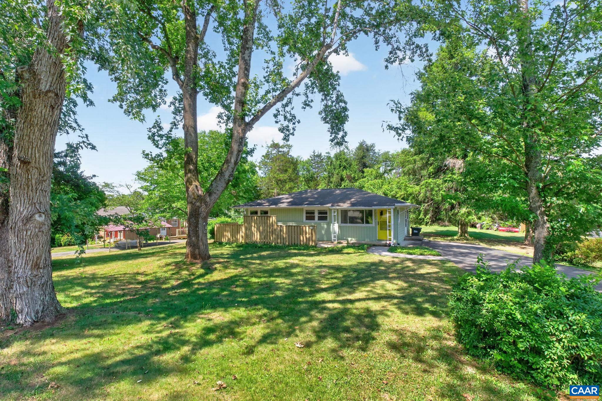 117 BUCKINGHAM CIR, CHARLOTTESVILLE, Virginia 22903, 3 Bedrooms Bedrooms, ,1 BathroomBathrooms,Residential,117 BUCKINGHAM CIR,678598 MLS # 678598 117 BUCKINGHAM CIR, CHARLOTTESVILLE, Virginia 22903, 3 Bedrooms Bedrooms, ,1 BathroomBathrooms,Residential,117 BUCKINGHAM CIR,678598 MLS # 678598