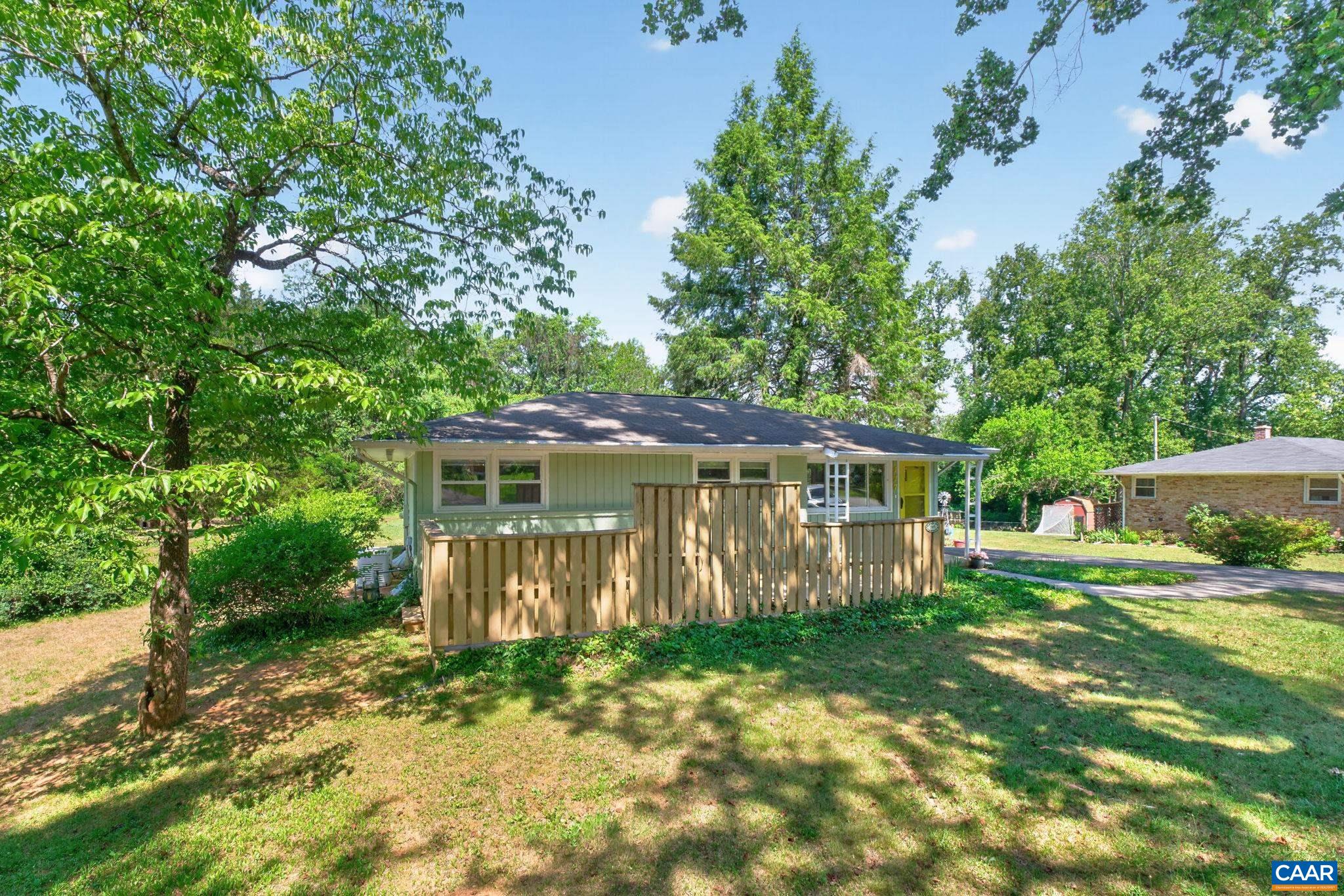 117 BUCKINGHAM CIR, CHARLOTTESVILLE, Virginia 22903, 3 Bedrooms Bedrooms, ,1 BathroomBathrooms,Residential,117 BUCKINGHAM CIR,678598 MLS # 678598 117 BUCKINGHAM CIR, CHARLOTTESVILLE, Virginia 22903, 3 Bedrooms Bedrooms, ,1 BathroomBathrooms,Residential,117 BUCKINGHAM CIR,678598 MLS # 678598
