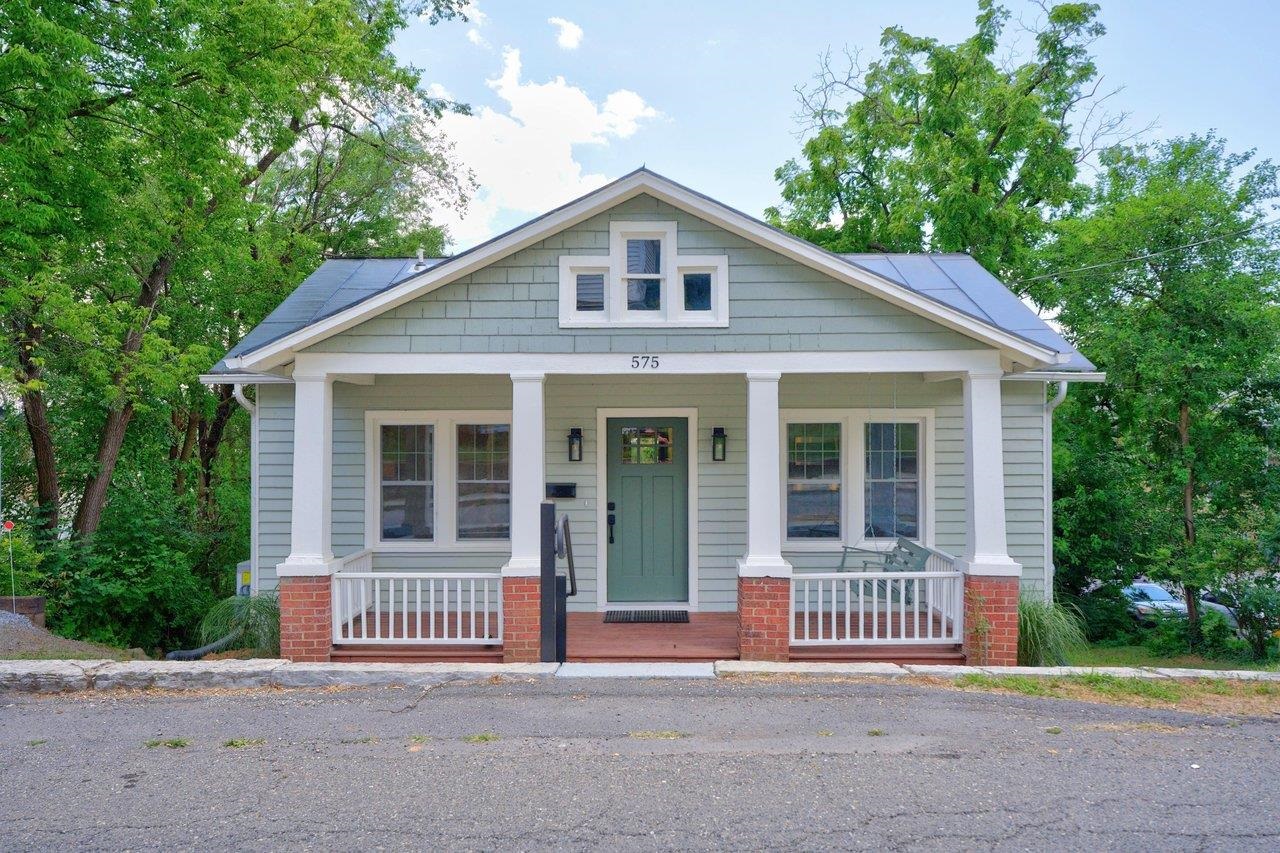575 HAWKINS ST, HARRISONBURG, Virginia 22801, 3 Bedrooms Bedrooms, ,2 BathroomsBathrooms,Residential,575 HAWKINS ST,678601 MLS # 678601