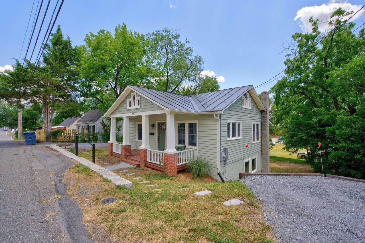 575 HAWKINS ST, HARRISONBURG, Virginia 22801, 3 Bedrooms Bedrooms, ,2 BathroomsBathrooms,Residential,575 HAWKINS ST,678601 MLS # 678601 575 HAWKINS ST, HARRISONBURG, Virginia 22801, 3 Bedrooms Bedrooms, ,2 BathroomsBathrooms,Residential,575 HAWKINS ST,678601 MLS # 678601