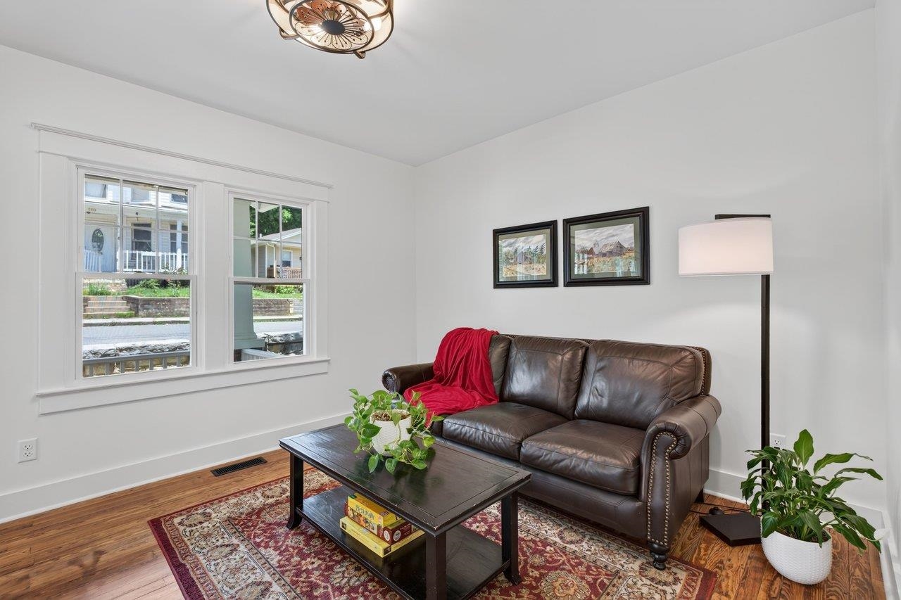 575 HAWKINS ST, HARRISONBURG, Virginia 22801, 3 Bedrooms Bedrooms, ,2 BathroomsBathrooms,Residential,575 HAWKINS ST,678601 MLS # 678601 575 HAWKINS ST, HARRISONBURG, Virginia 22801, 3 Bedrooms Bedrooms, ,2 BathroomsBathrooms,Residential,575 HAWKINS ST,678601 MLS # 678601